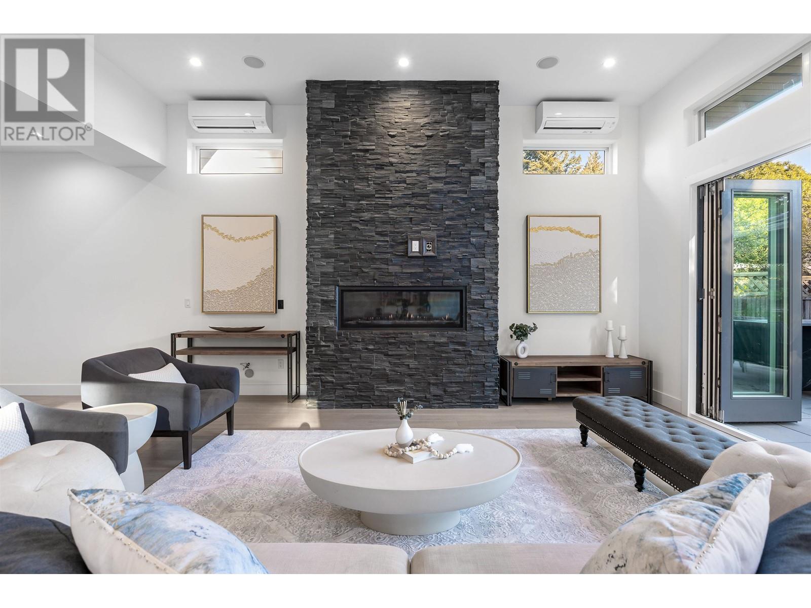 2312 William Avenue, North Vancouver, British Columbia V7J 2P6 - Photo 4 - R2959725