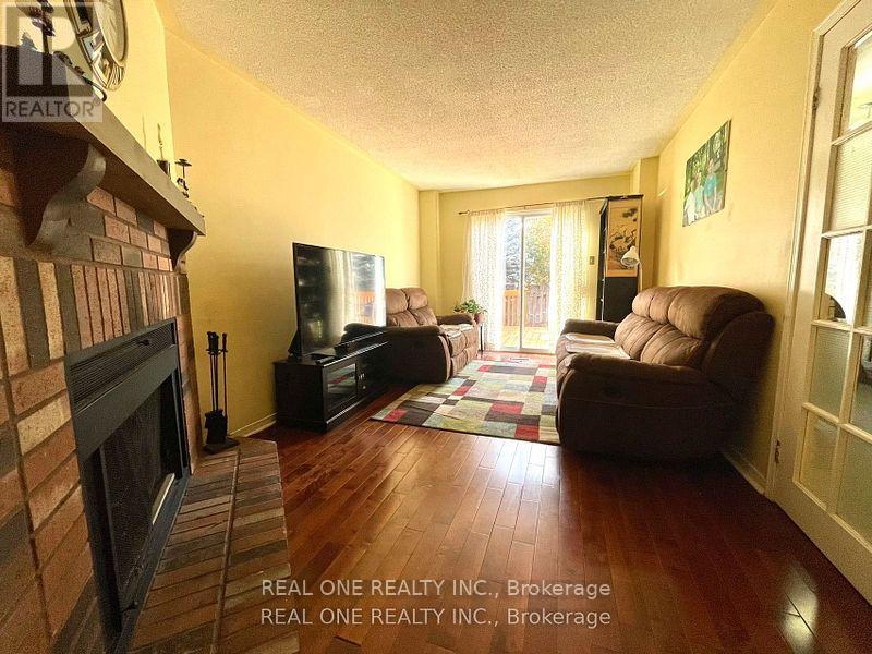 Unit 1 - 1235 Blackburn Drive, Oakville, Ontario  L6M 2W5 - Photo 4 - W11938465