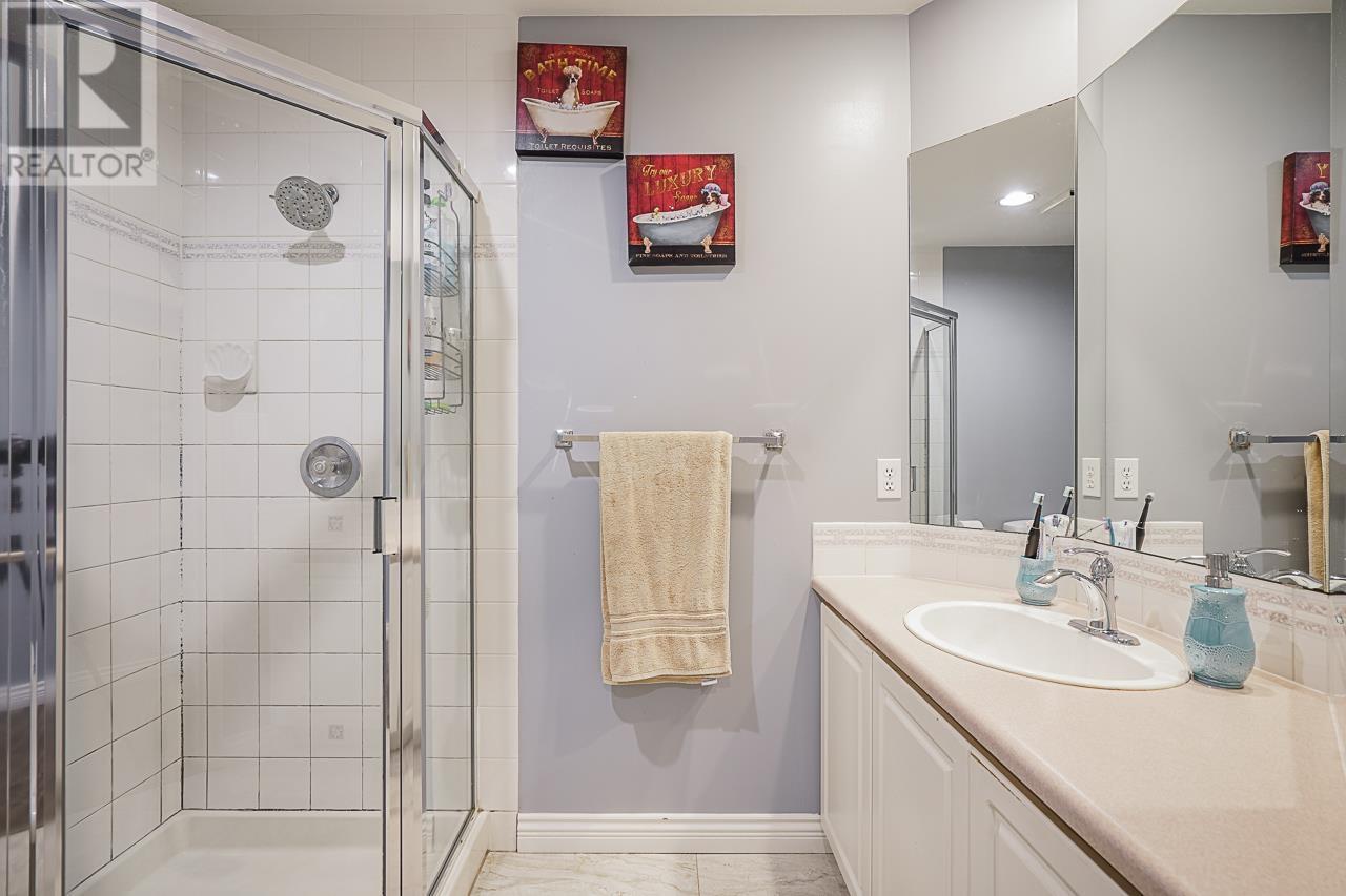 Listing Picture 17 of 35 : 5560 MCCOLL CRESCENT, Richmond / 烈治文 - 魯藝地產 Yvonne Lu Group - MLS Medallion Club Member