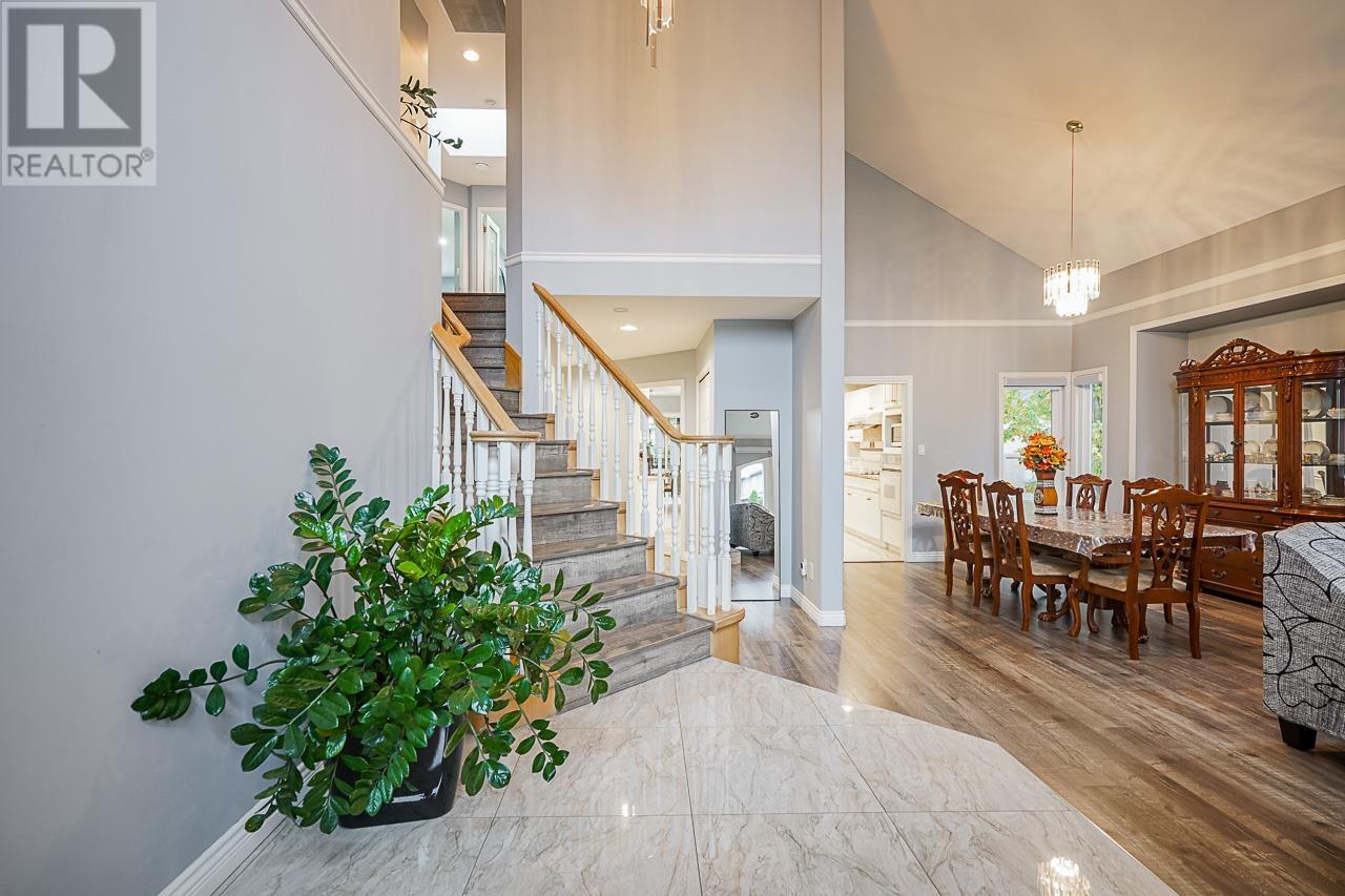 Listing Picture 2 of 35 : 5560 MCCOLL CRESCENT, Richmond / 烈治文 - 魯藝地產 Yvonne Lu Group - MLS Medallion Club Member