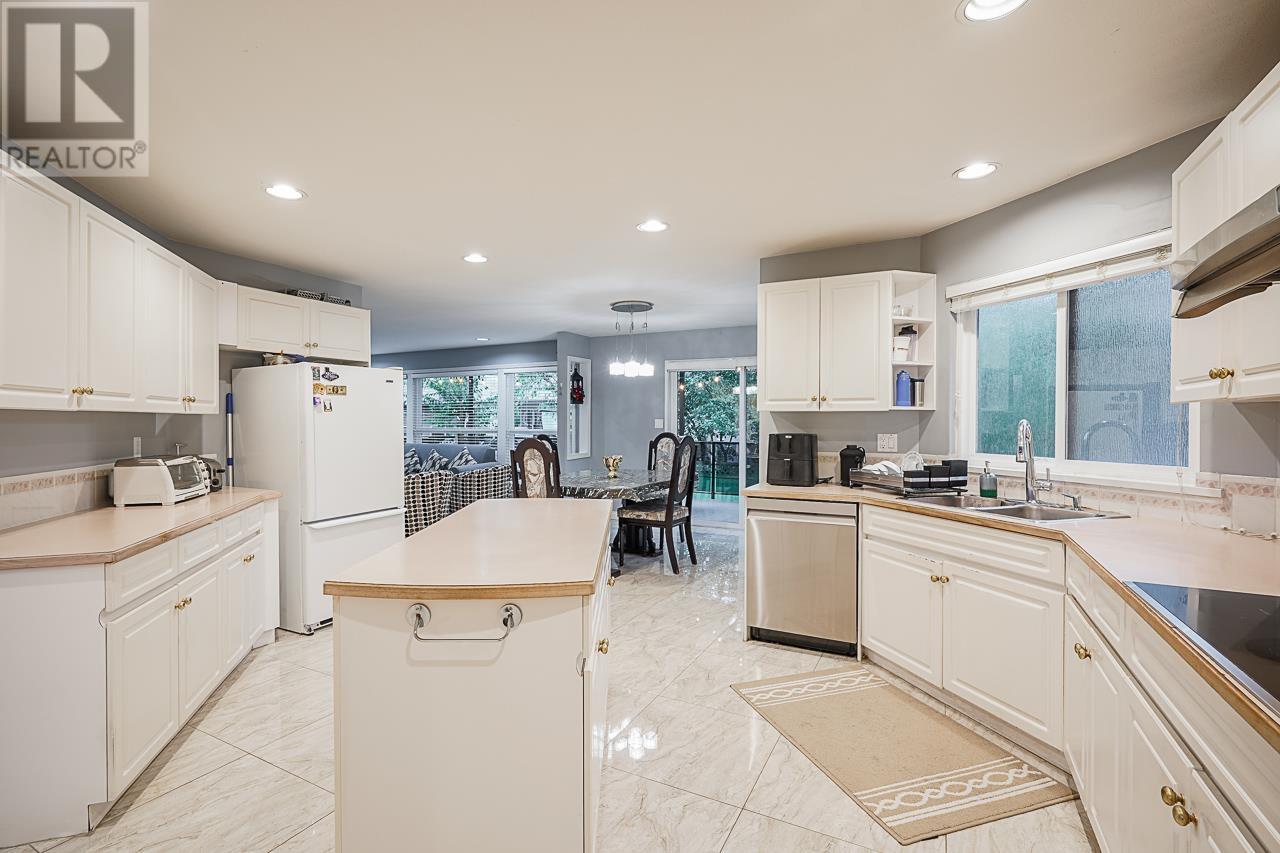 Listing Picture 6 of 35 : 5560 MCCOLL CRESCENT, Richmond / 烈治文 - 魯藝地產 Yvonne Lu Group - MLS Medallion Club Member