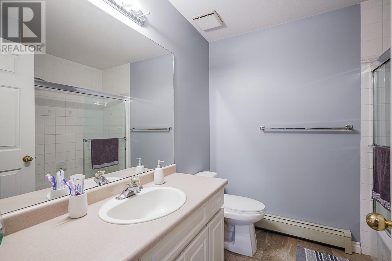 Listing Picture 30 of 35 : 5560 MCCOLL CRESCENT, Richmond / 烈治文 - 魯藝地產 Yvonne Lu Group - MLS Medallion Club Member