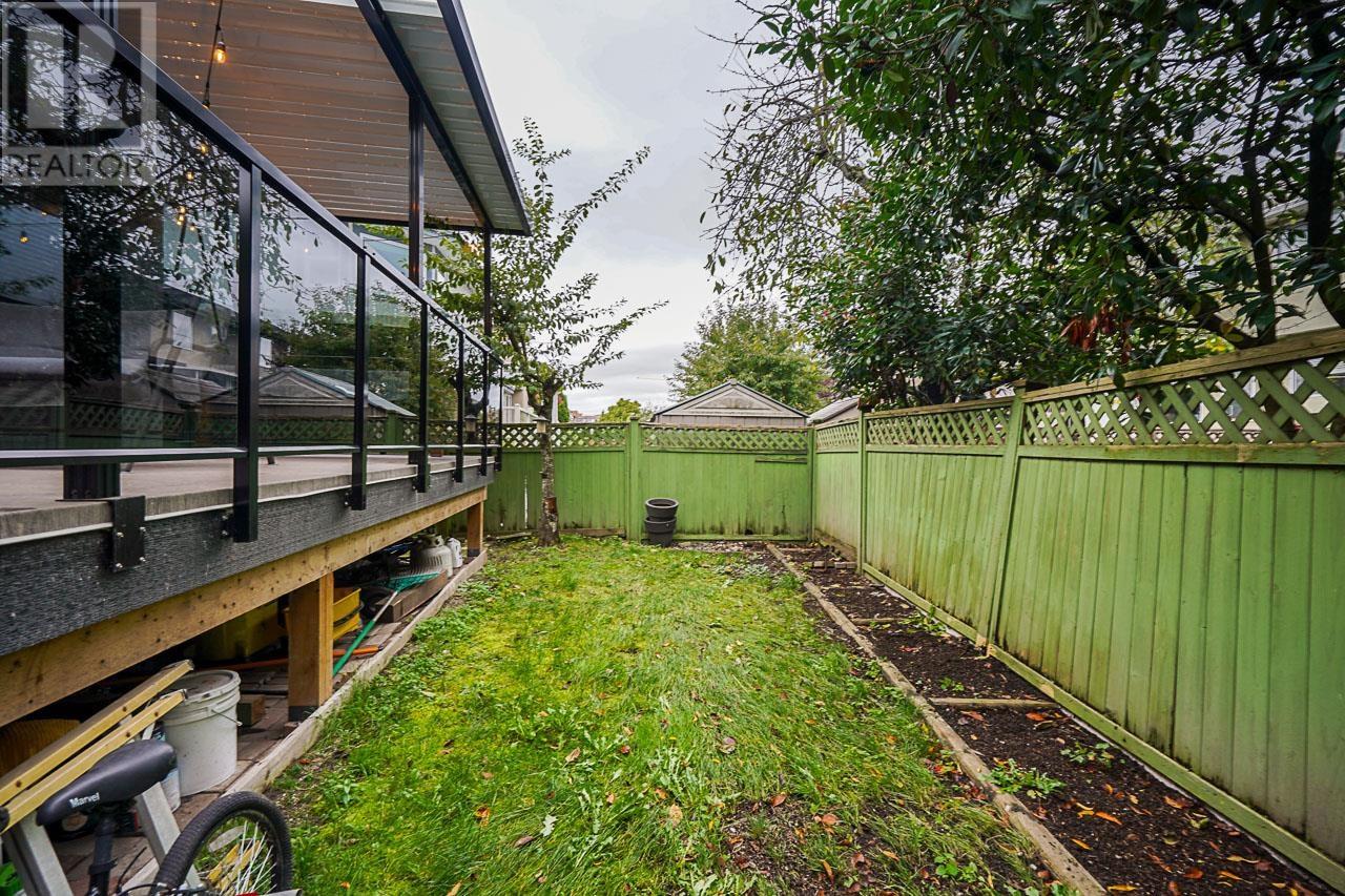 Listing Picture 34 of 35 : 5560 MCCOLL CRESCENT, Richmond / 烈治文 - 魯藝地產 Yvonne Lu Group - MLS Medallion Club Member