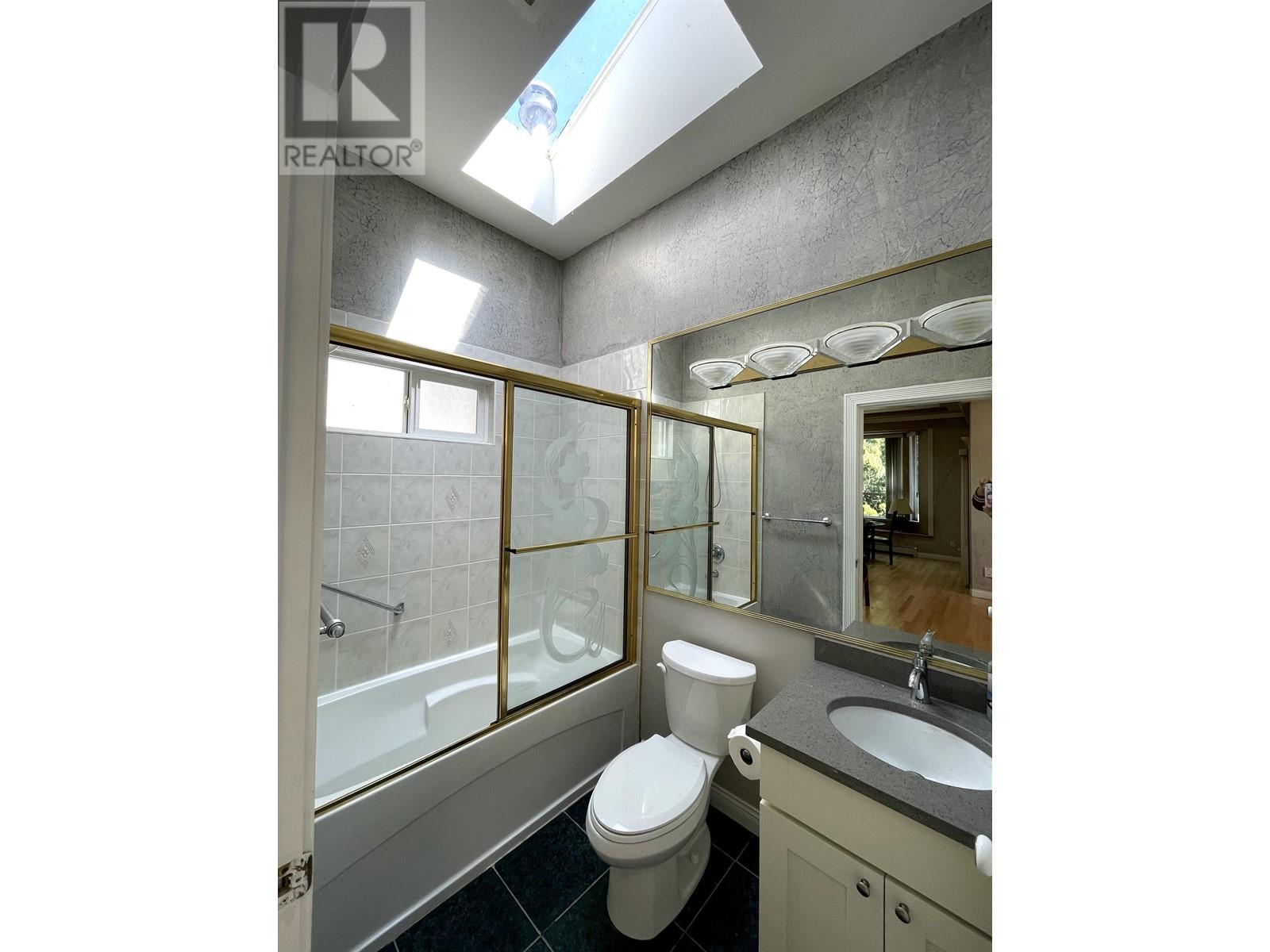 7933 Mcgregor Avenue, Burnaby, British Columbia  V5J 4H4 - Photo 11 - R2956626