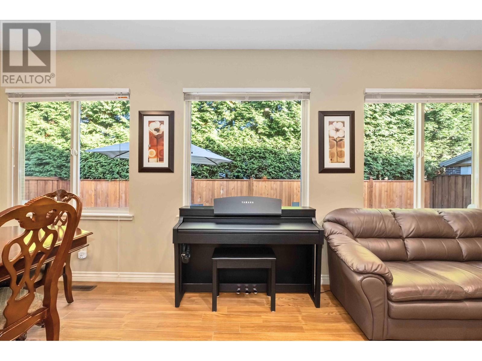12168 Mcmyn Avenue, Pitt Meadows, British Columbia  V3Y 2S4 - Photo 10 - R2959749
