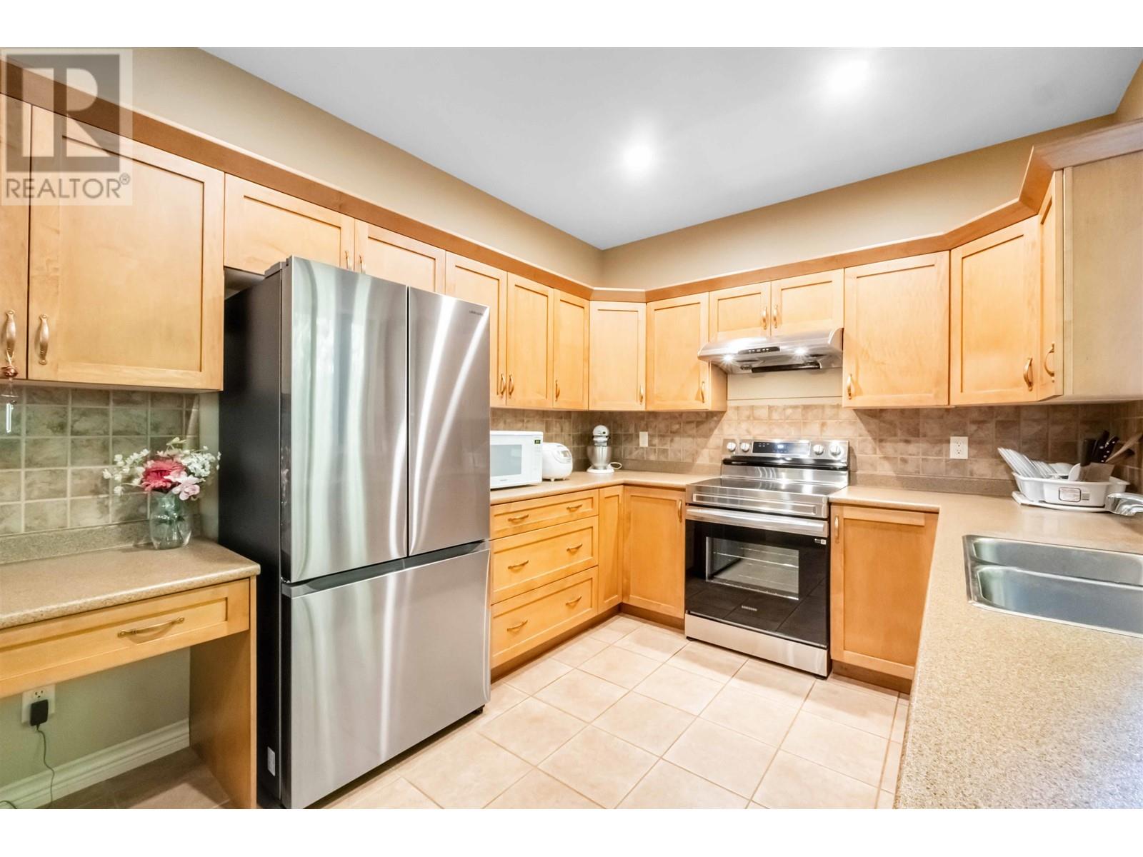 12168 Mcmyn Avenue, Pitt Meadows, British Columbia  V3Y 2S4 - Photo 3 - R2959749