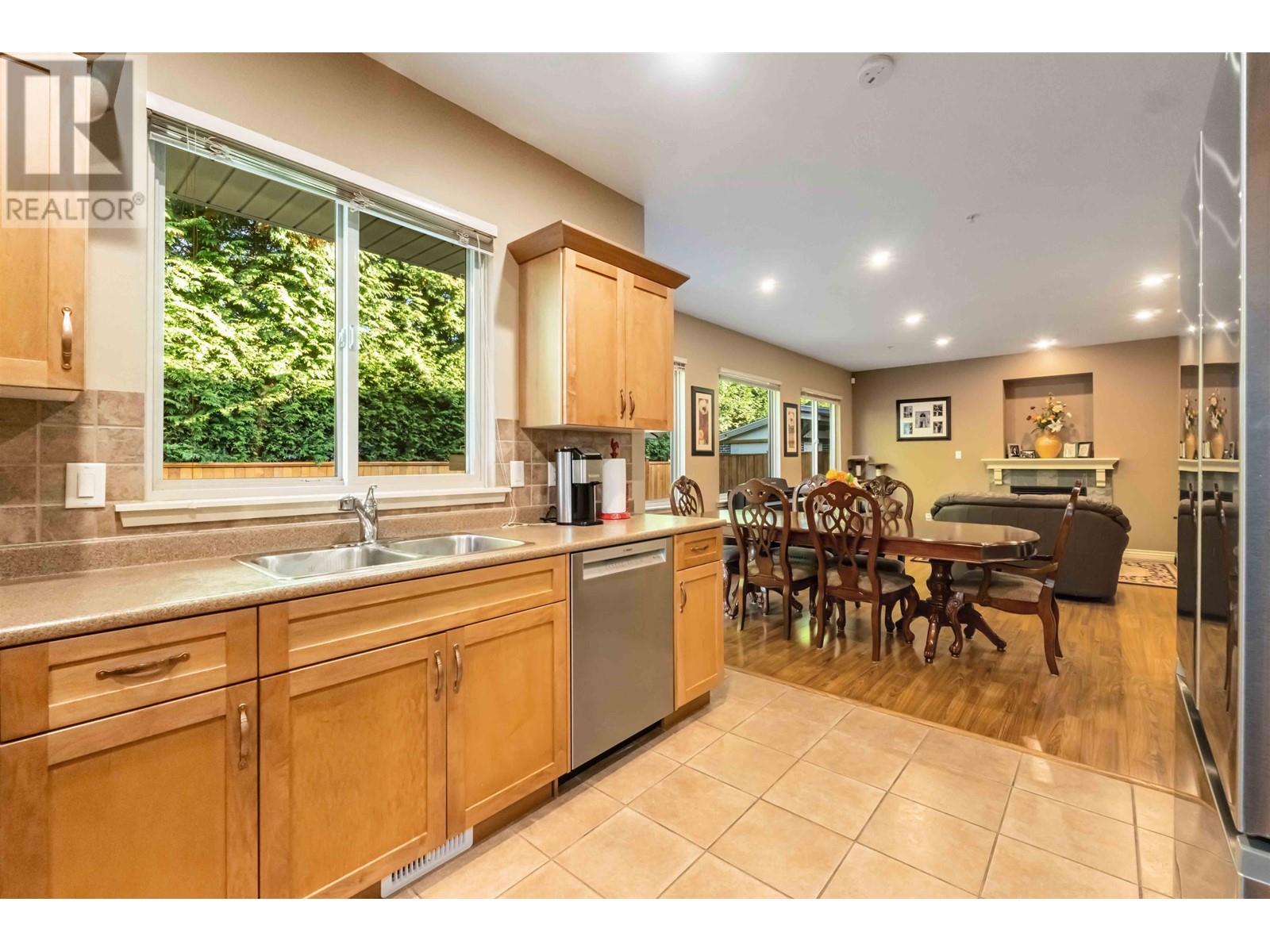 12168 Mcmyn Avenue, Pitt Meadows, British Columbia  V3Y 2S4 - Photo 8 - R2959749