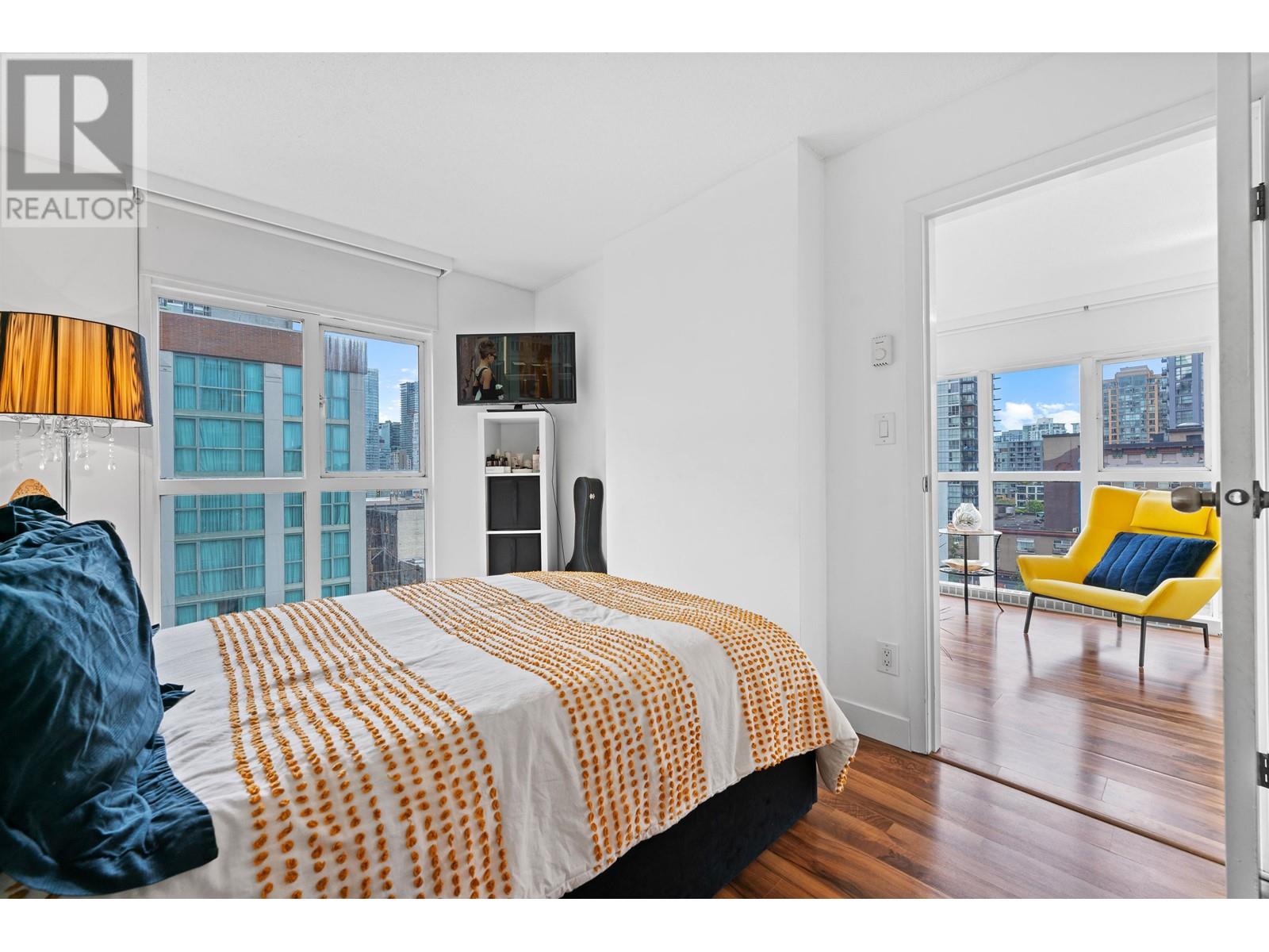 Listing Picture 14 of 38 : 607 1188 HOWE STREET, Vancouver / 溫哥華 - 魯藝地產 Yvonne Lu Group - MLS Medallion Club Member