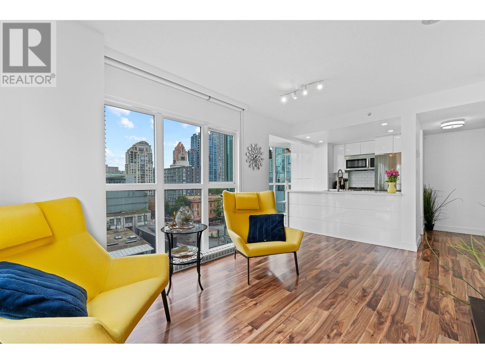 Listing Picture 2 of 38 : 607 1188 HOWE STREET, Vancouver / 溫哥華 - 魯藝地產 Yvonne Lu Group - MLS Medallion Club Member