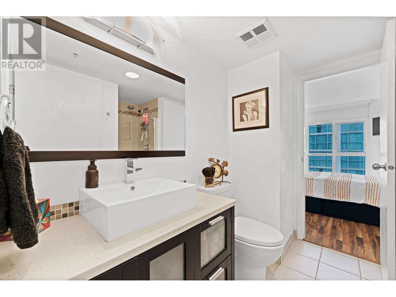 Listing Picture 20 of 38 : 607 1188 HOWE STREET, Vancouver / 溫哥華 - 魯藝地產 Yvonne Lu Group - MLS Medallion Club Member