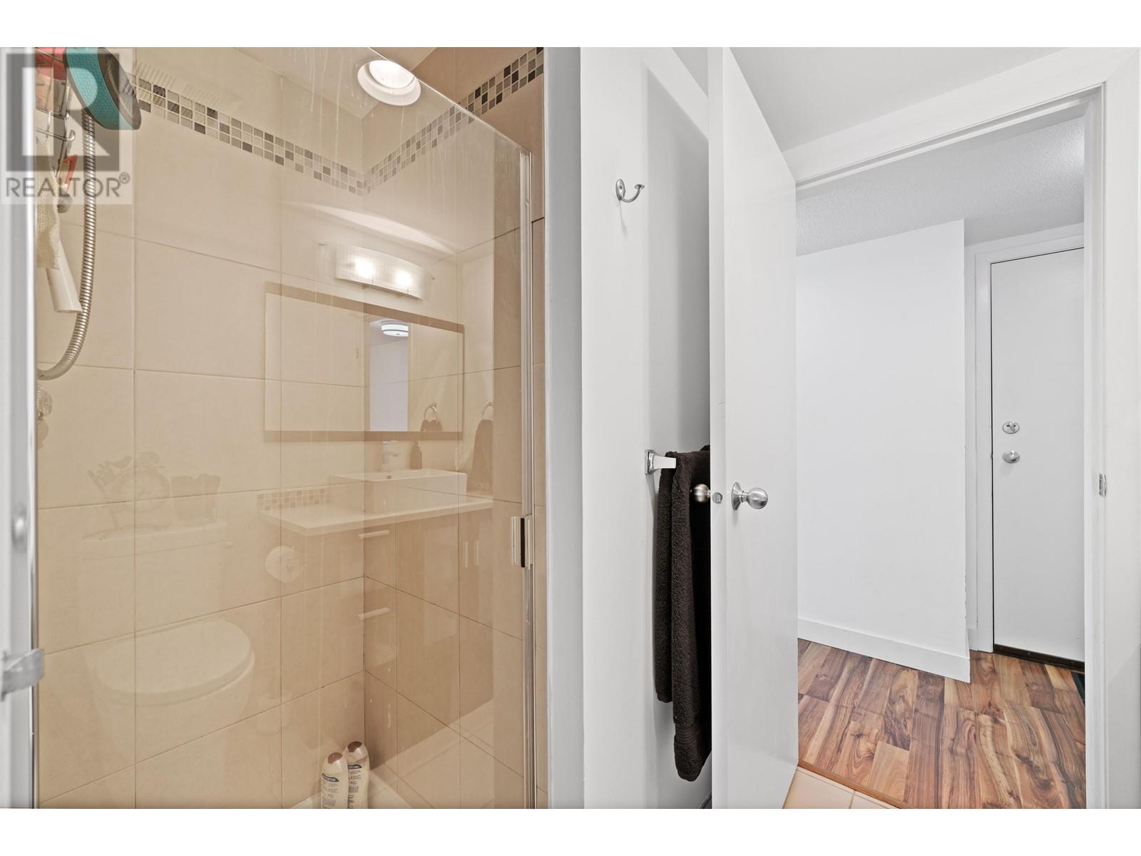 Listing Picture 28 of 38 : 607 1188 HOWE STREET, Vancouver / 溫哥華 - 魯藝地產 Yvonne Lu Group - MLS Medallion Club Member