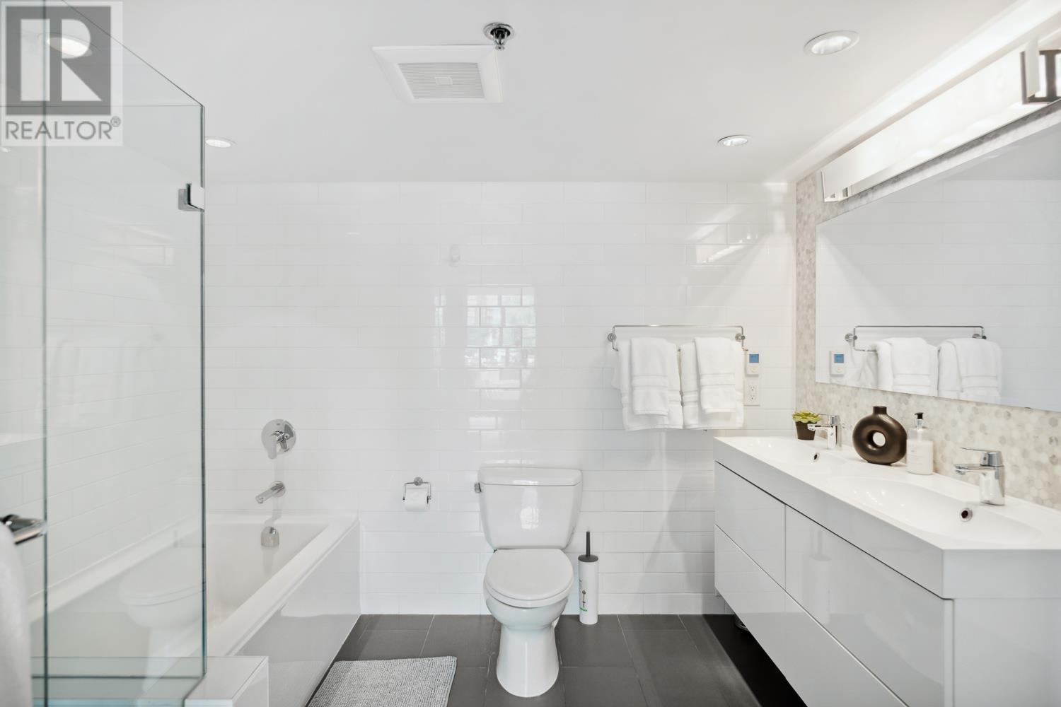 Listing Picture 14 of 29 : 505 518 W 14TH AVENUE, Vancouver / 溫哥華 - 魯藝地產 Yvonne Lu Group - MLS Medallion Club Member