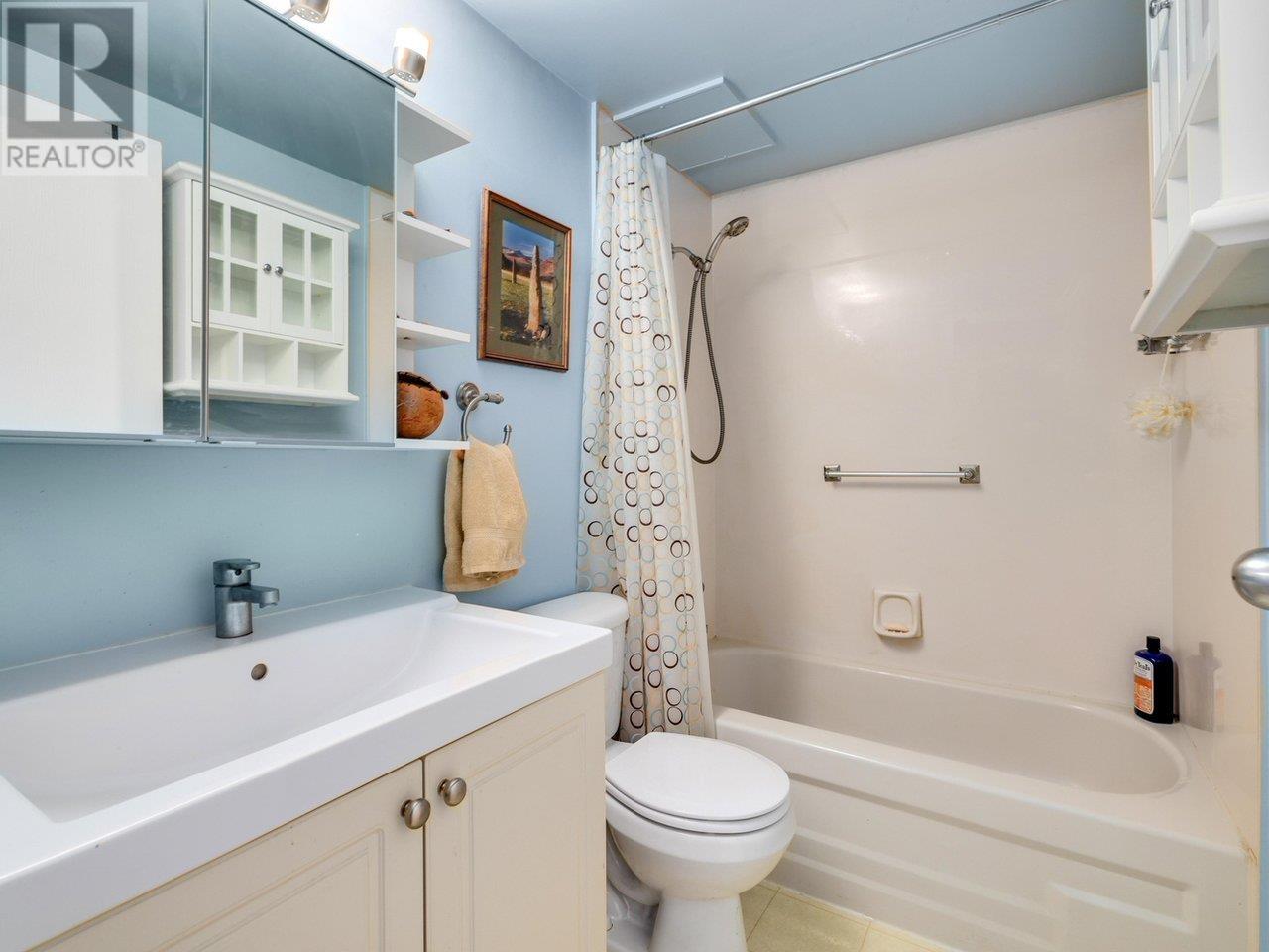 105 327 Ninth Street, New Westminster, British Columbia  V3M 3V8 - Photo 11 - R2959775