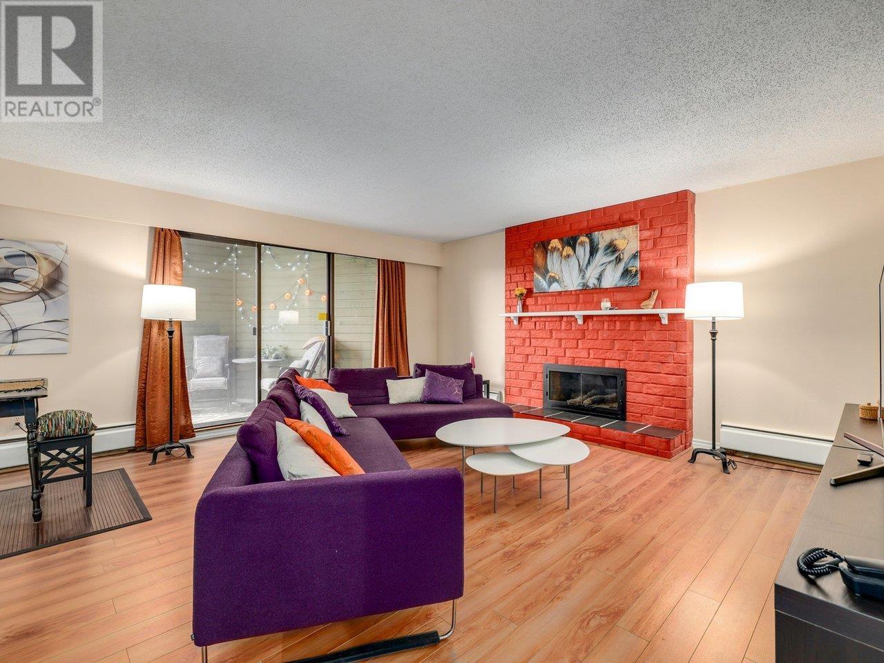 105 327 Ninth Street, New Westminster, British Columbia  V3M 3V8 - Photo 2 - R2959775