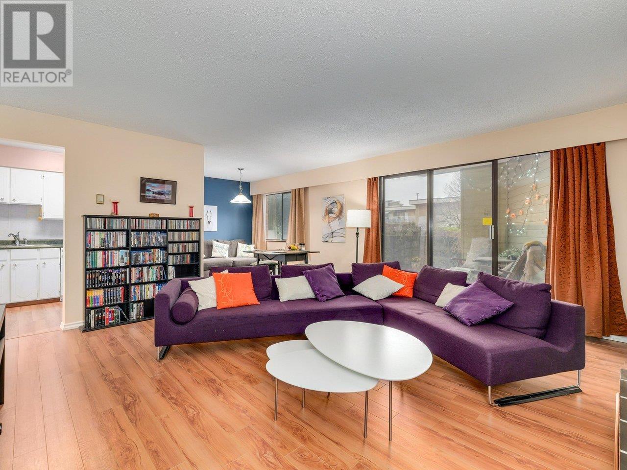 105 327 Ninth Street, New Westminster, British Columbia  V3M 3V8 - Photo 3 - R2959775