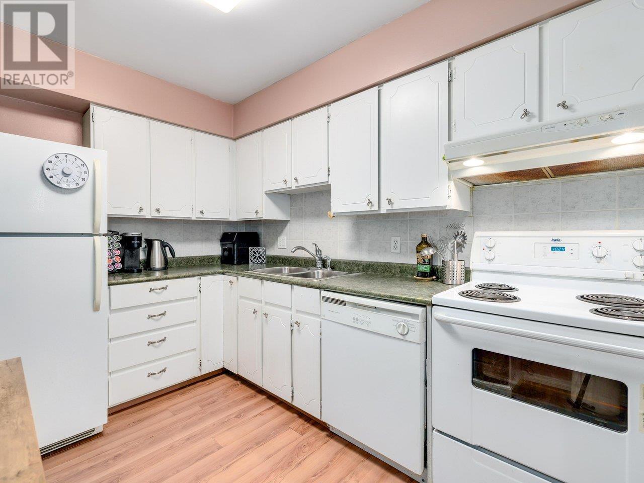 105 327 Ninth Street, New Westminster, British Columbia  V3M 3V8 - Photo 7 - R2959775
