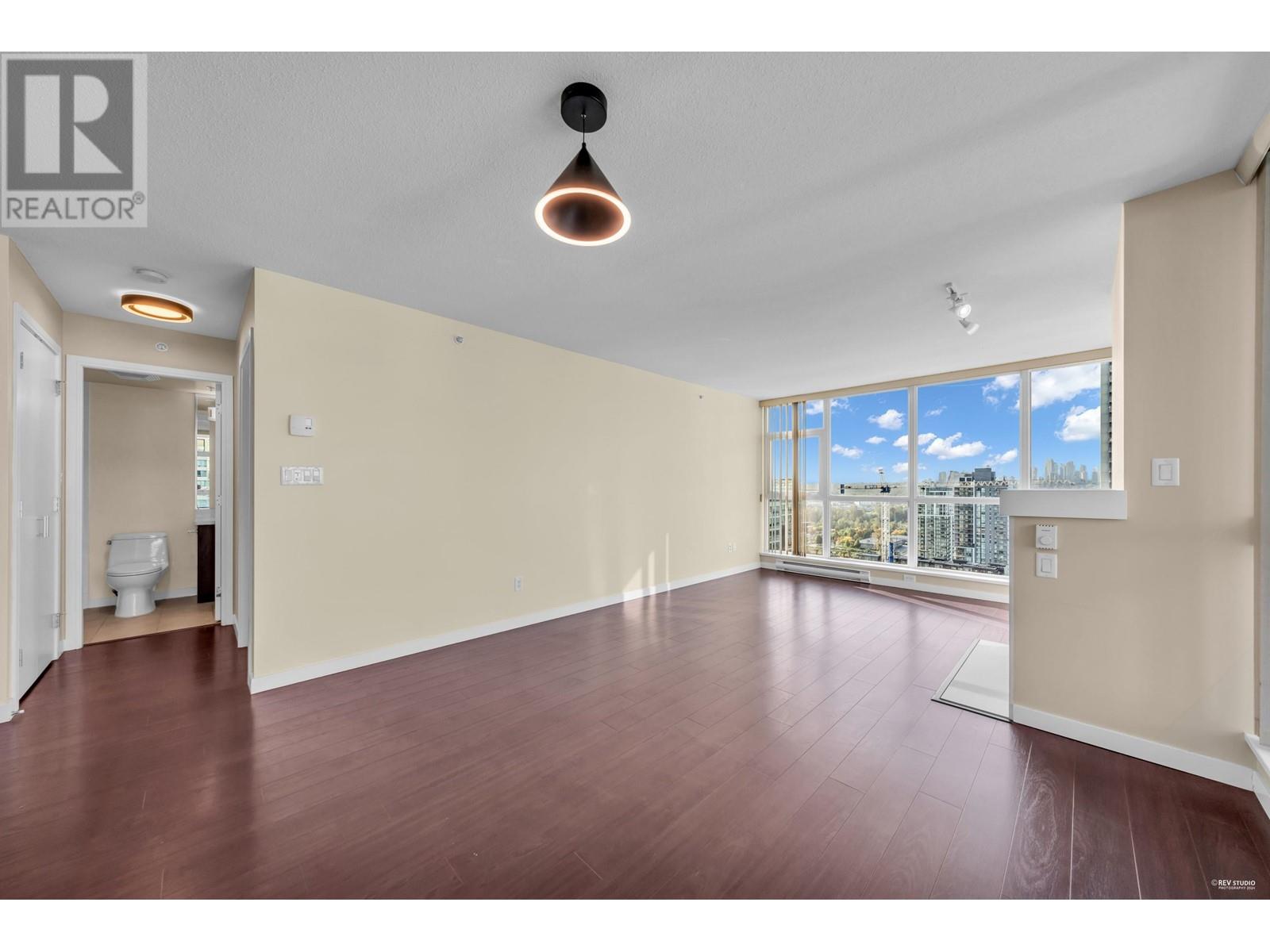 Listing Picture 11 of 24 : 2005 4400 BUCHANAN STREET, Burnaby / 本拿比 - 魯藝地產 Yvonne Lu Group - MLS Medallion Club Member