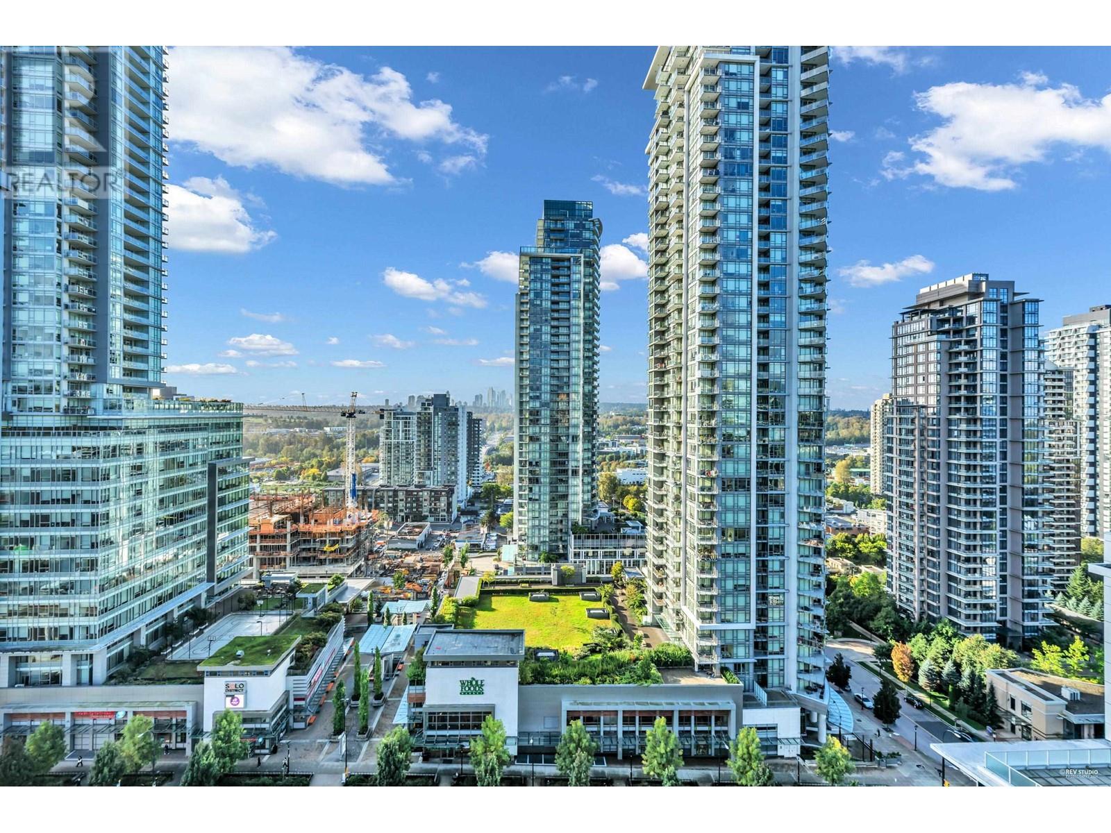 Listing Picture 3 of 24 : 2005 4400 BUCHANAN STREET, Burnaby / 本拿比 - 魯藝地產 Yvonne Lu Group - MLS Medallion Club Member