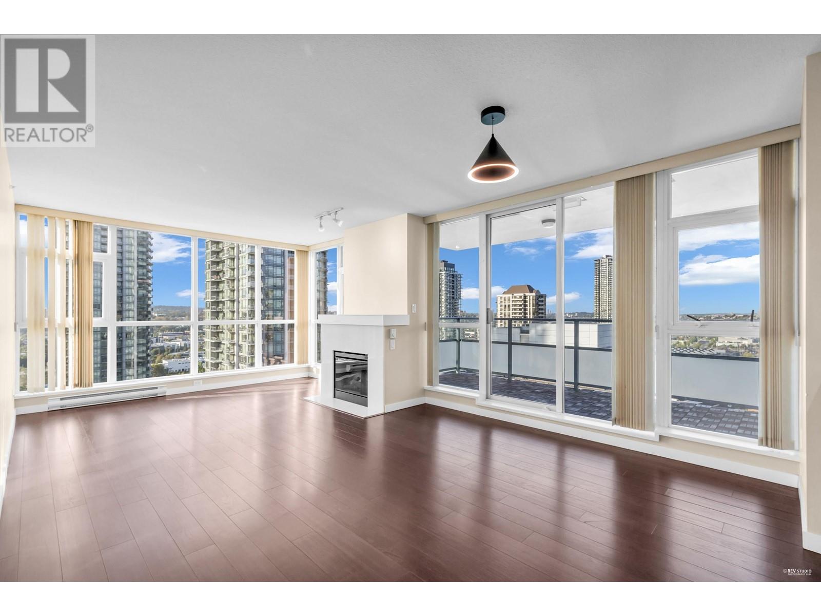 Listing Picture 4 of 24 : 2005 4400 BUCHANAN STREET, Burnaby / 本拿比 - 魯藝地產 Yvonne Lu Group - MLS Medallion Club Member