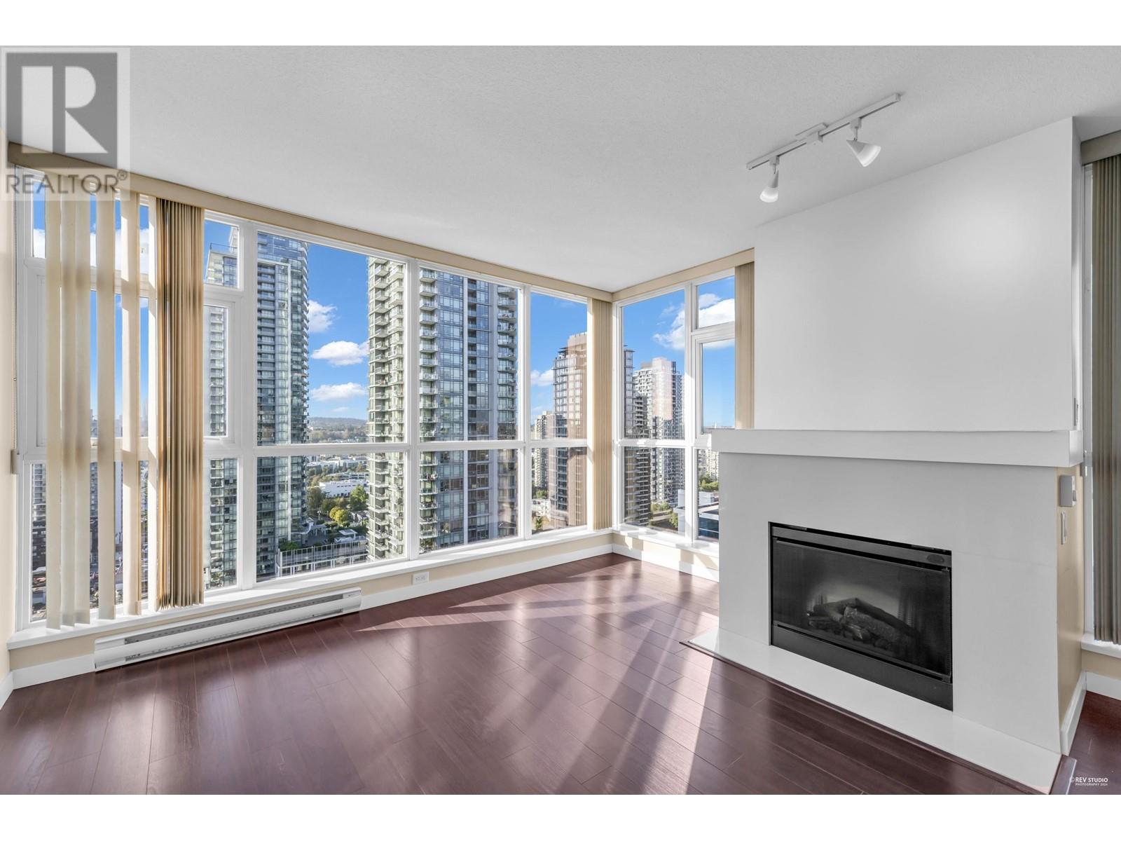 Listing Picture 6 of 24 : 2005 4400 BUCHANAN STREET, Burnaby / 本拿比 - 魯藝地產 Yvonne Lu Group - MLS Medallion Club Member
