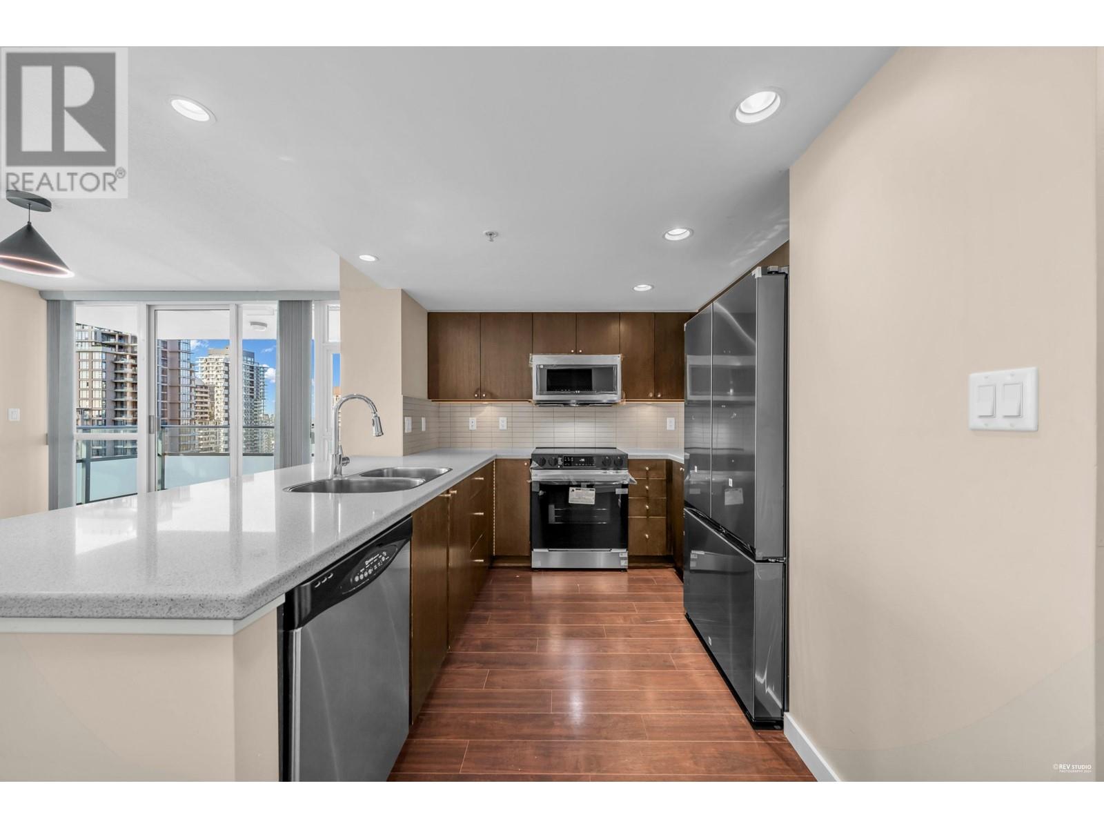 Listing Picture 8 of 24 : 2005 4400 BUCHANAN STREET, Burnaby / 本拿比 - 魯藝地產 Yvonne Lu Group - MLS Medallion Club Member