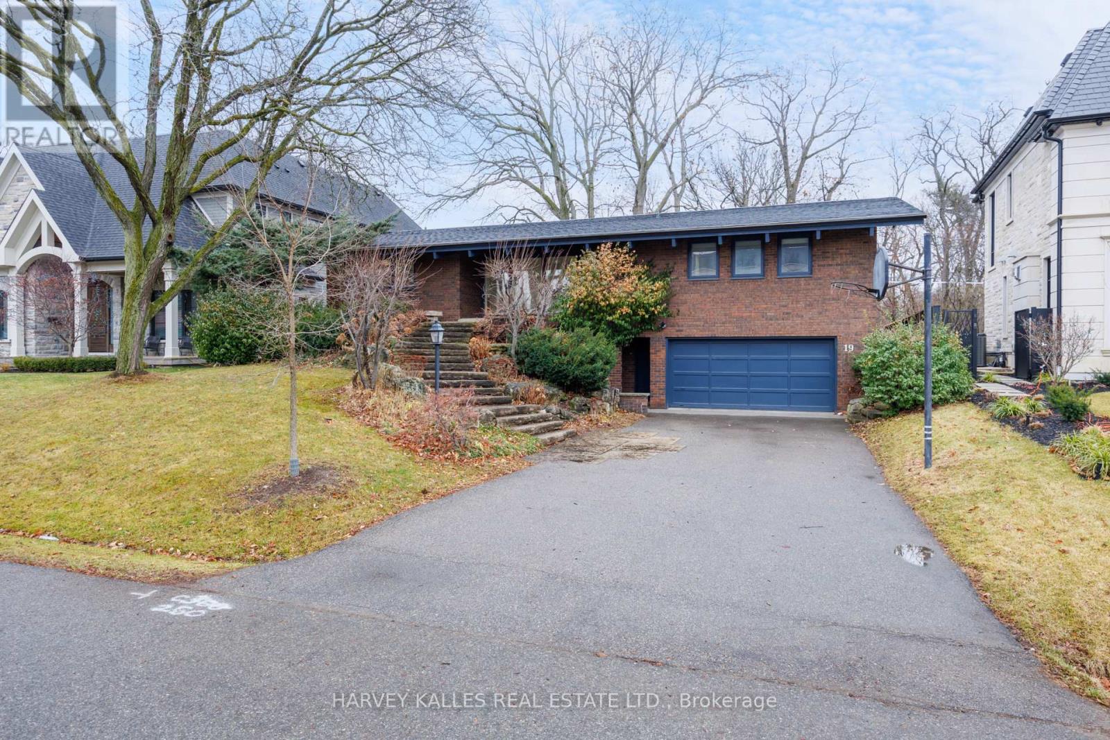 Property at 19 BLAIR ATHOL CRESCENT image 2
