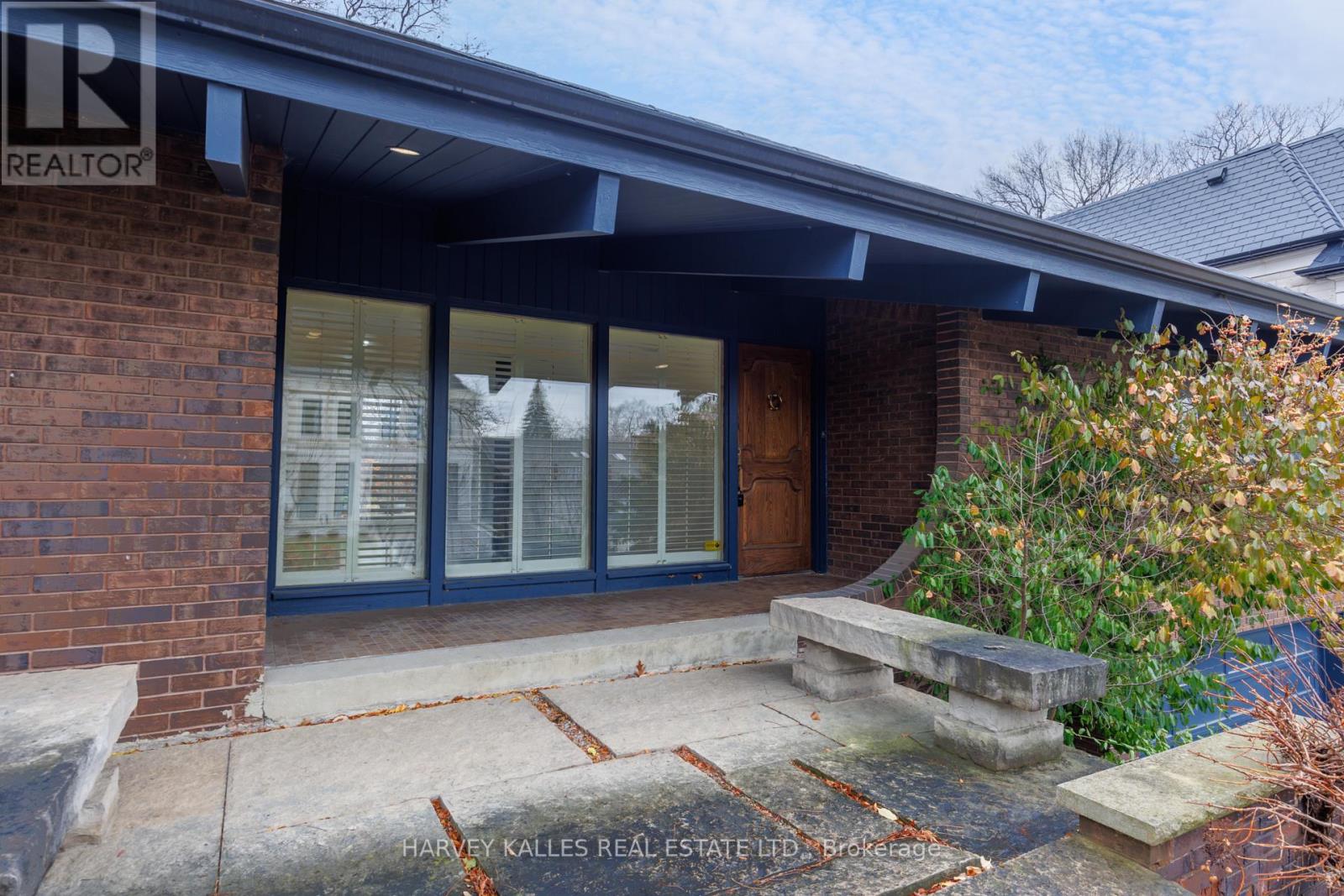 19 Blair Athol Crescent, Toronto, Ontario  M9A 1X6 - Photo 4 - W11938567