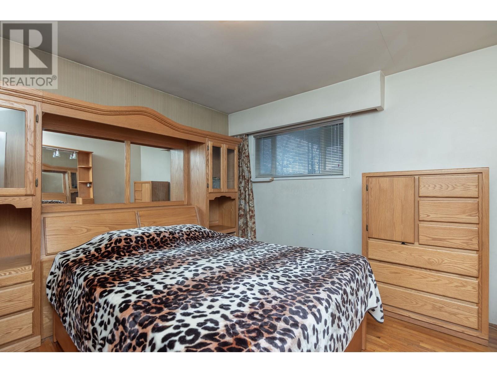 Listing Picture 13 of 29 : 5098 MOSS STREET, Vancouver / 溫哥華 - 魯藝地產 Yvonne Lu Group - MLS Medallion Club Member