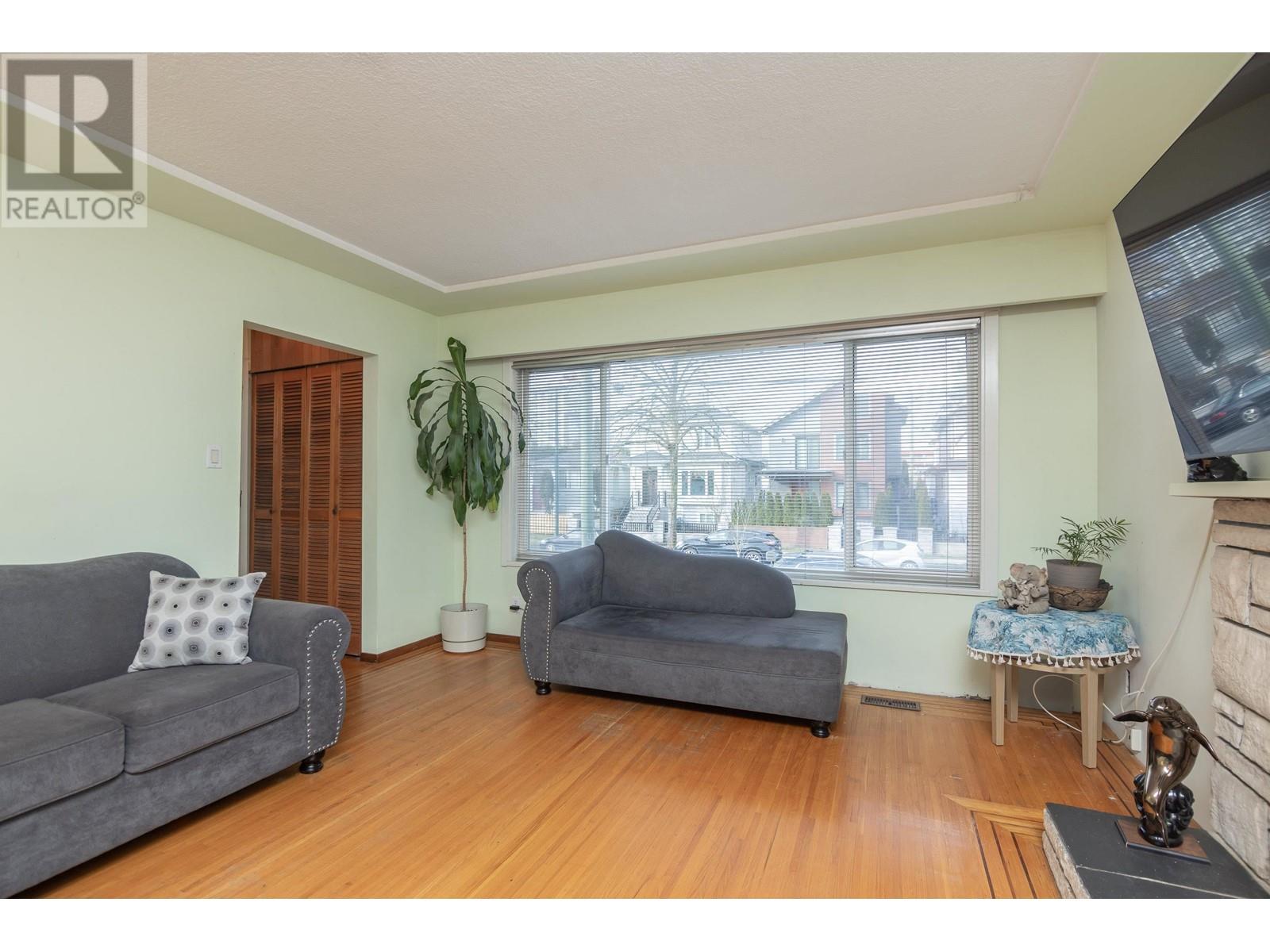 5098 Moss Street, Vancouver, British Columbia  V5R 3T7 - Photo 6 - R2957746