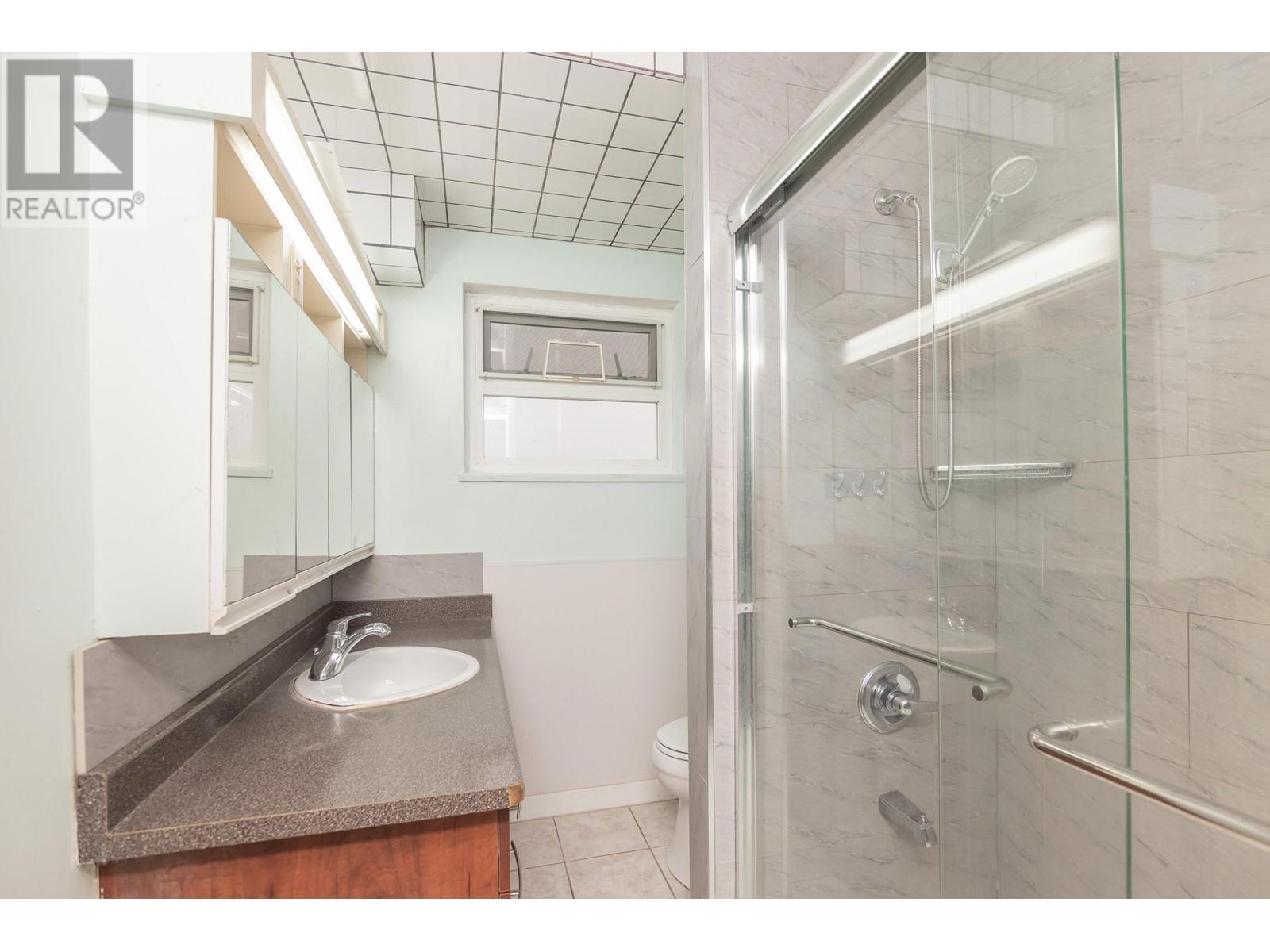 Listing Picture 15 of 29 : 5098 MOSS STREET, Vancouver / 溫哥華 - 魯藝地產 Yvonne Lu Group - MLS Medallion Club Member