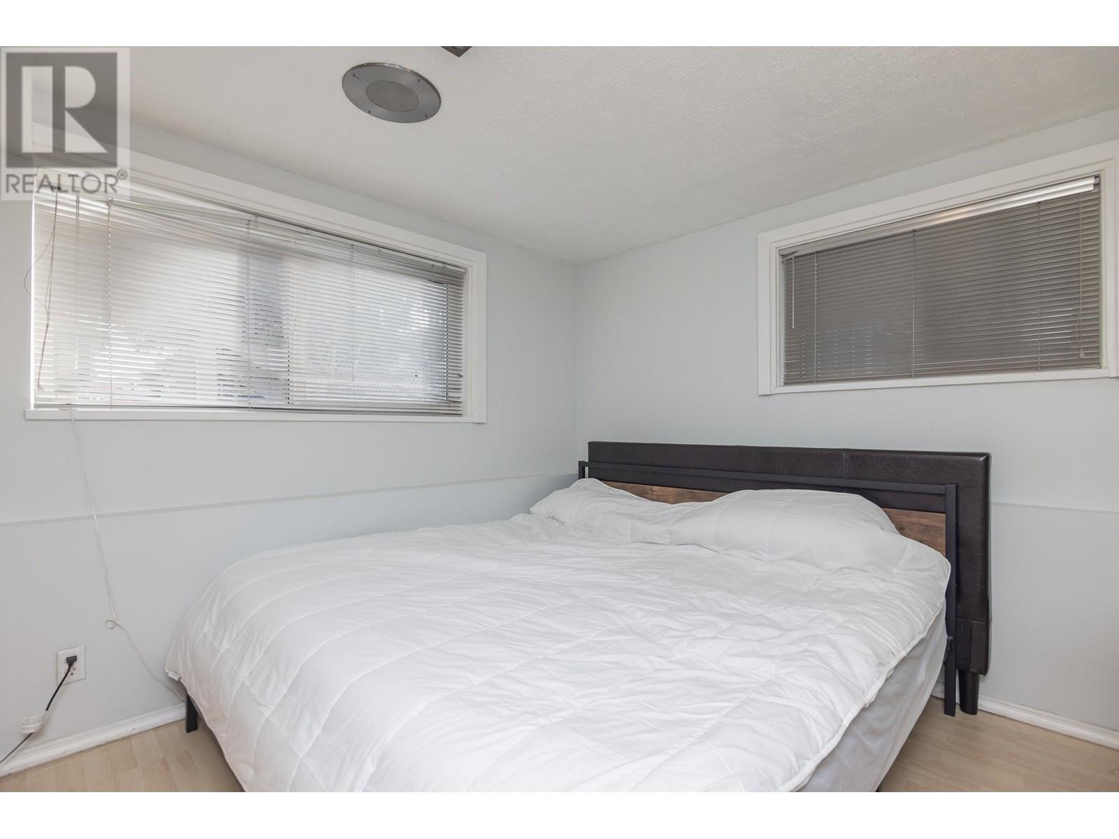 Listing Picture 21 of 29 : 5098 MOSS STREET, Vancouver / 溫哥華 - 魯藝地產 Yvonne Lu Group - MLS Medallion Club Member