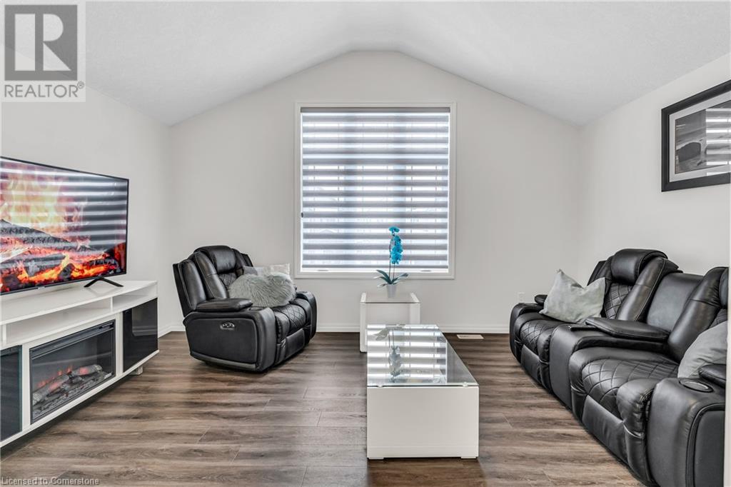 916 Dunnigan Court, Kitchener, Ontario  N2B 0A8 - Photo 21 - 40692393