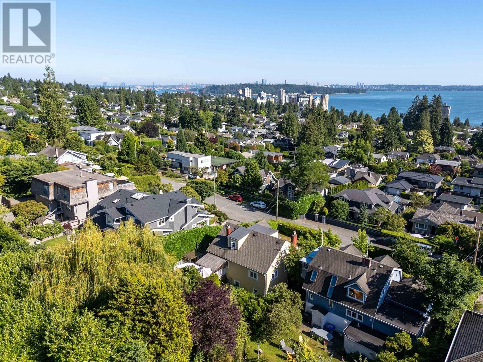 2441 Nelson Avenue, West Vancouver, British Columbia  V7V 2R3 - Photo 5 - R2954472