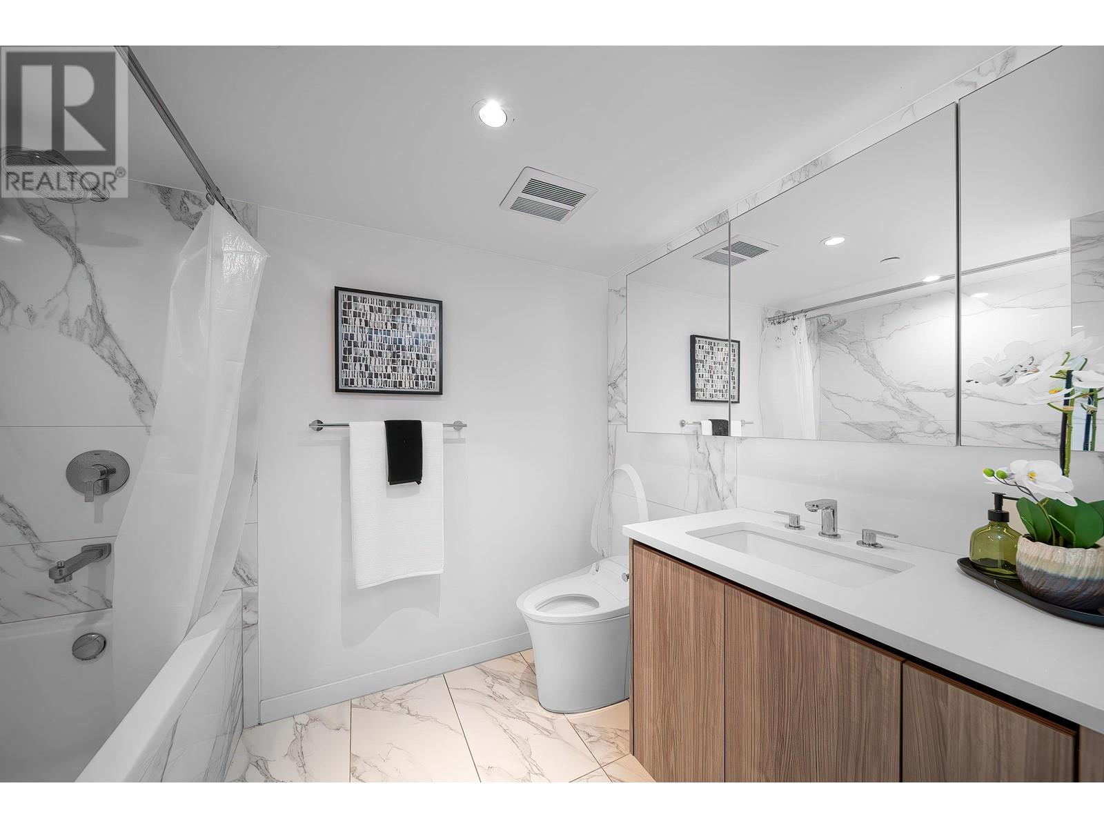 Listing Picture 6 of 36 : 605 8555 CAPSTAN WAY, Richmond / 烈治文 - 魯藝地產 Yvonne Lu Group - MLS Medallion Club Member