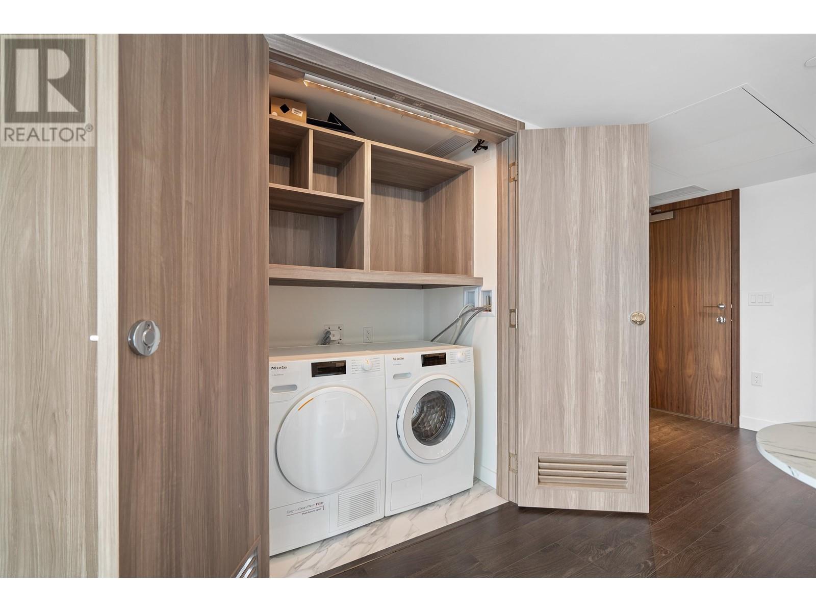 Listing Picture 9 of 36 : 605 8555 CAPSTAN WAY, Richmond / 烈治文 - 魯藝地產 Yvonne Lu Group - MLS Medallion Club Member