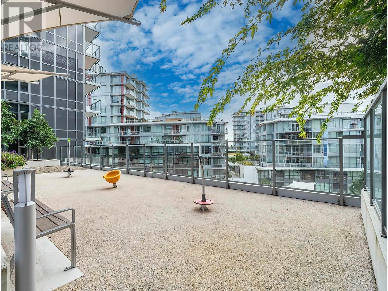 Listing Picture 23 of 36 : 605 8555 CAPSTAN WAY, Richmond / 烈治文 - 魯藝地產 Yvonne Lu Group - MLS Medallion Club Member