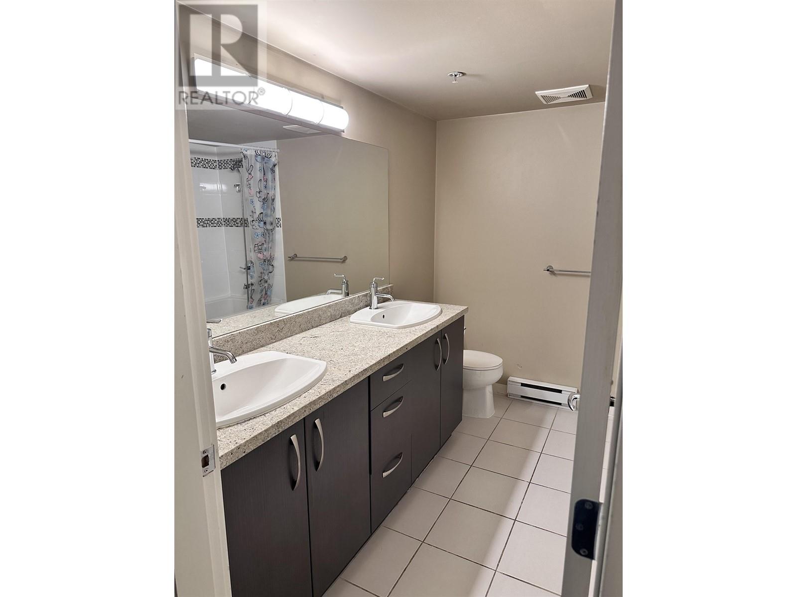 Listing Picture 6 of 11 : 227 9288 ODLIN ROAD, Richmond / 烈治文 - 魯藝地產 Yvonne Lu Group - MLS Medallion Club Member