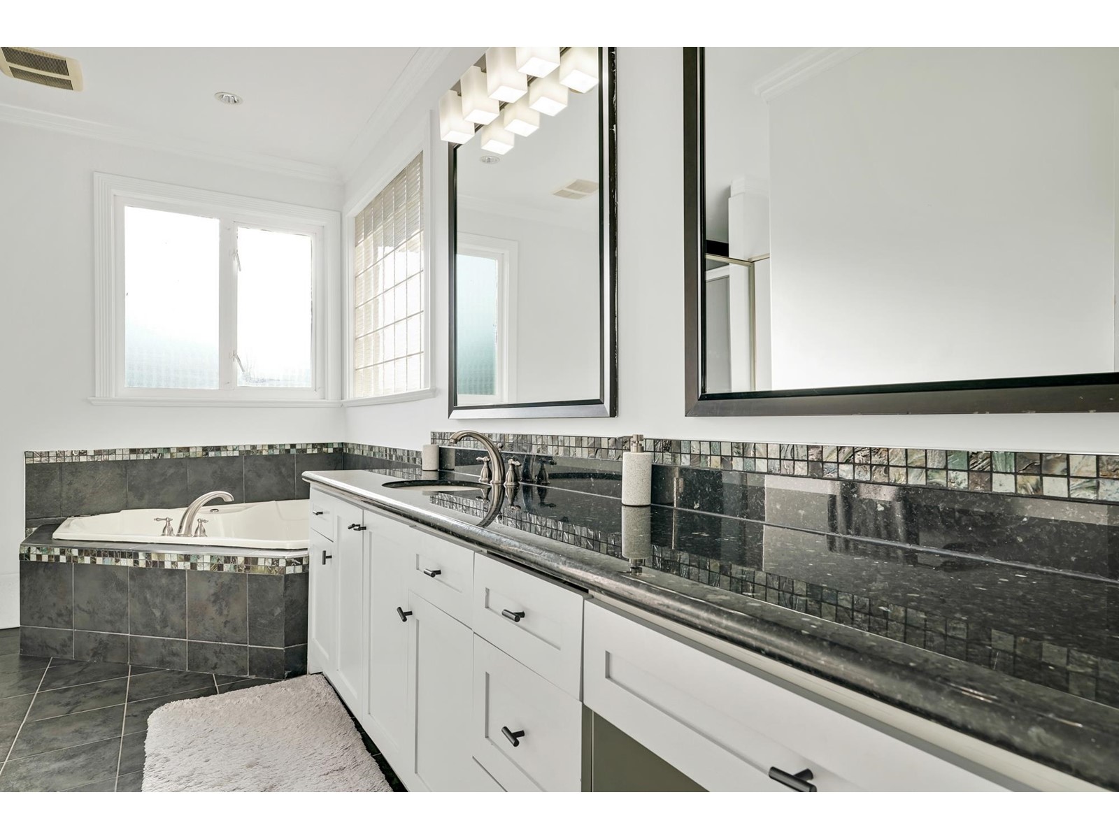 14867 76a Avenue, Surrey, British Columbia  V3S 1S3 - Photo 19 - R2959180