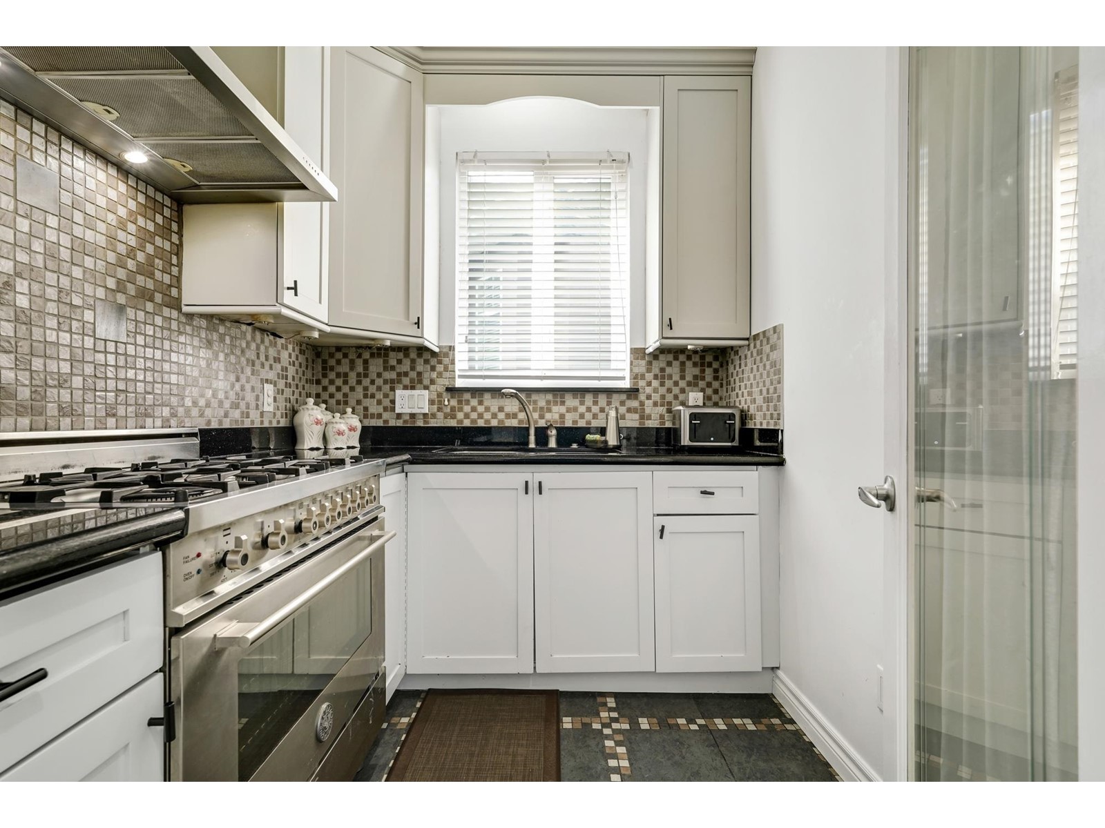 14867 76a Avenue, Surrey, British Columbia  V3S 1S3 - Photo 12 - R2959180