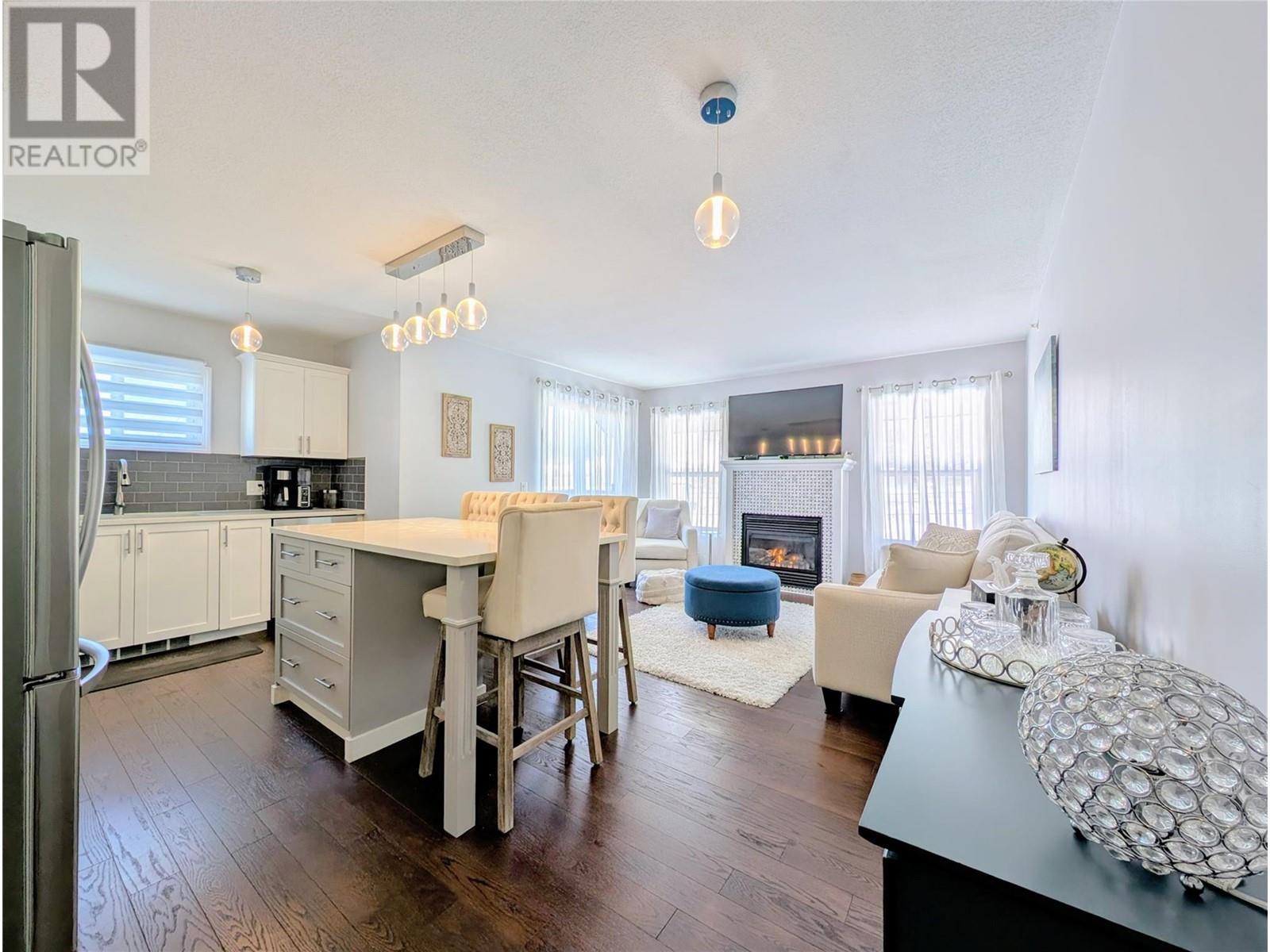 Property at 4884 STANLEY Street Unit# 401 image 1