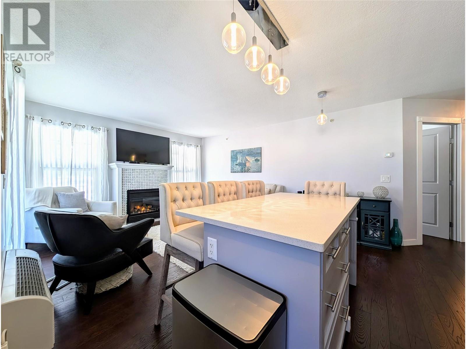 Property at 4884 STANLEY Street Unit# 401 image 2