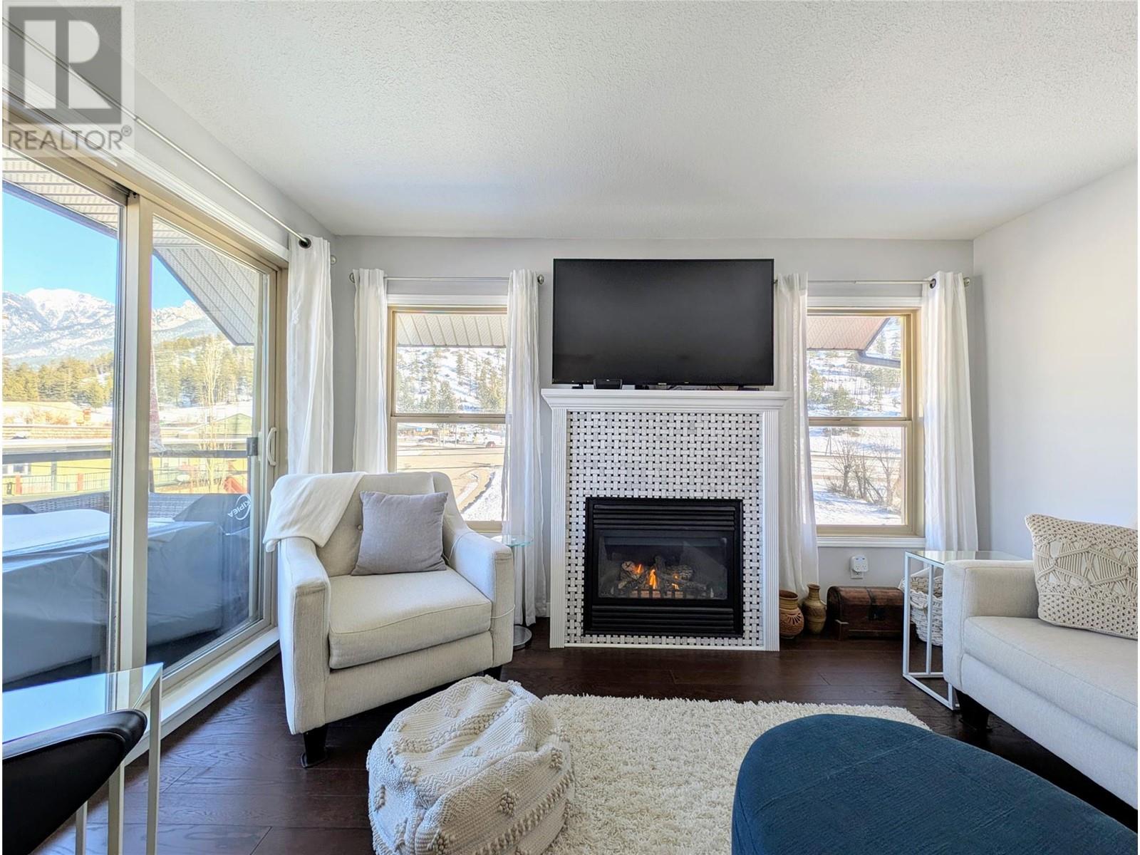 Property at 4884 STANLEY Street Unit# 401 image 3