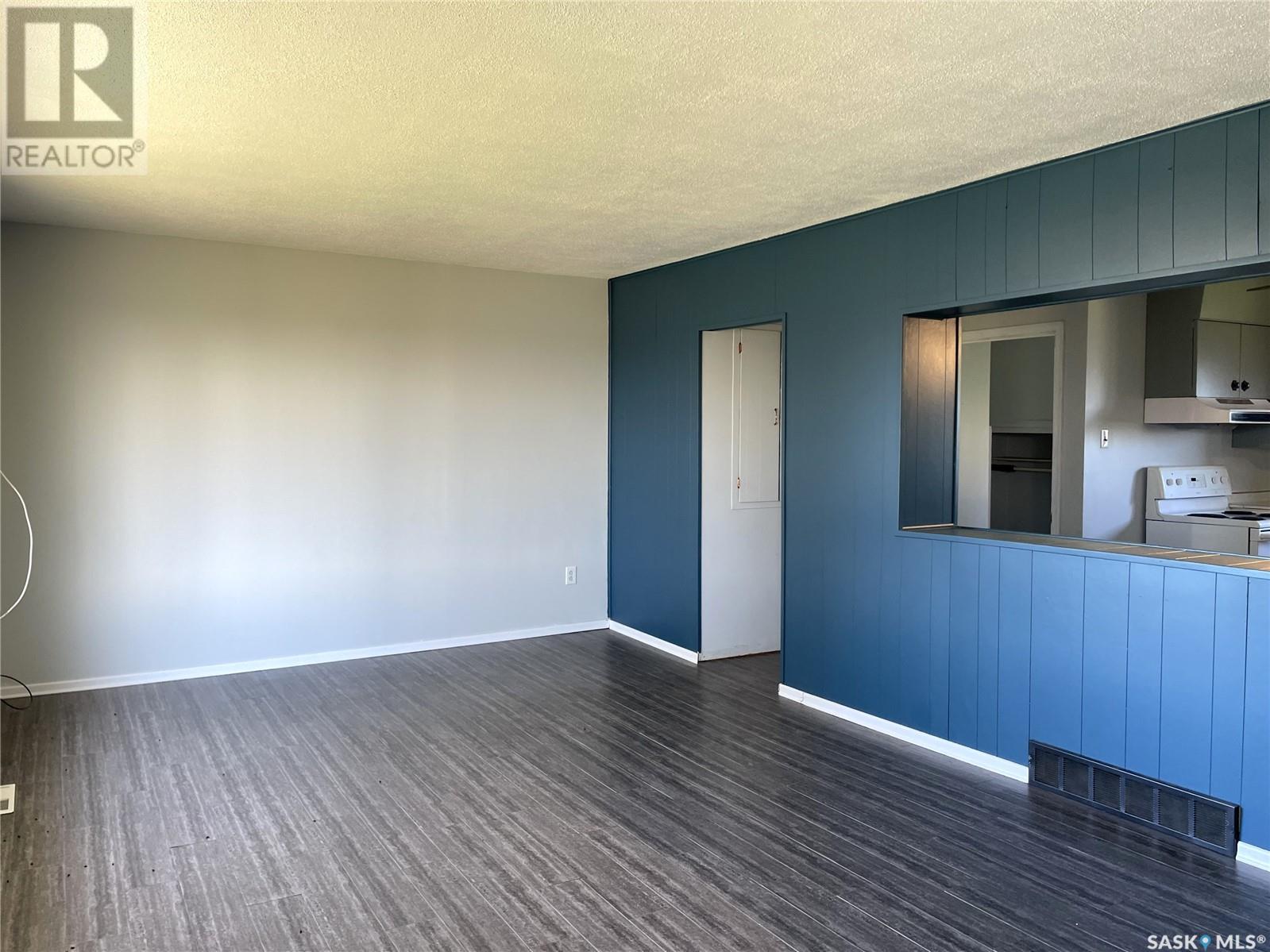 Property at 196 3rd STREET W image 5