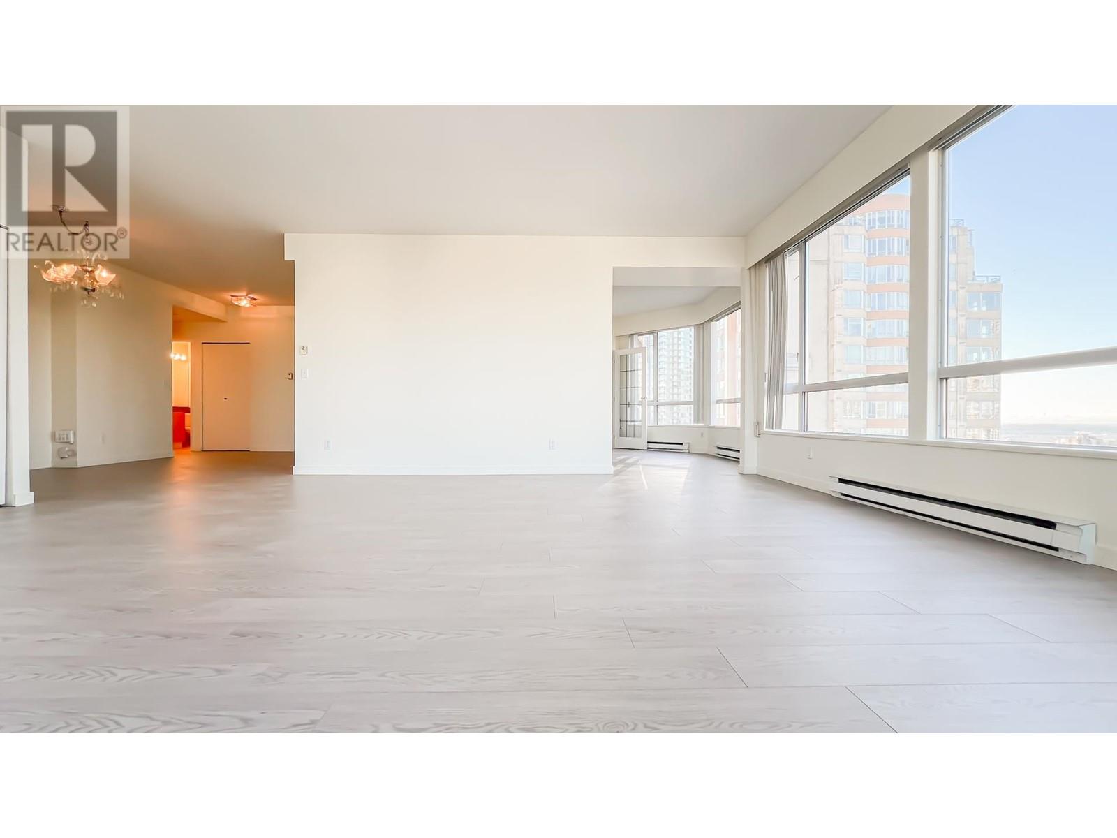 Listing Picture 4 of 36 : 1903 6220 MCKAY AVENUE, Burnaby / 本拿比 - 魯藝地產 Yvonne Lu Group - MLS Medallion Club Member