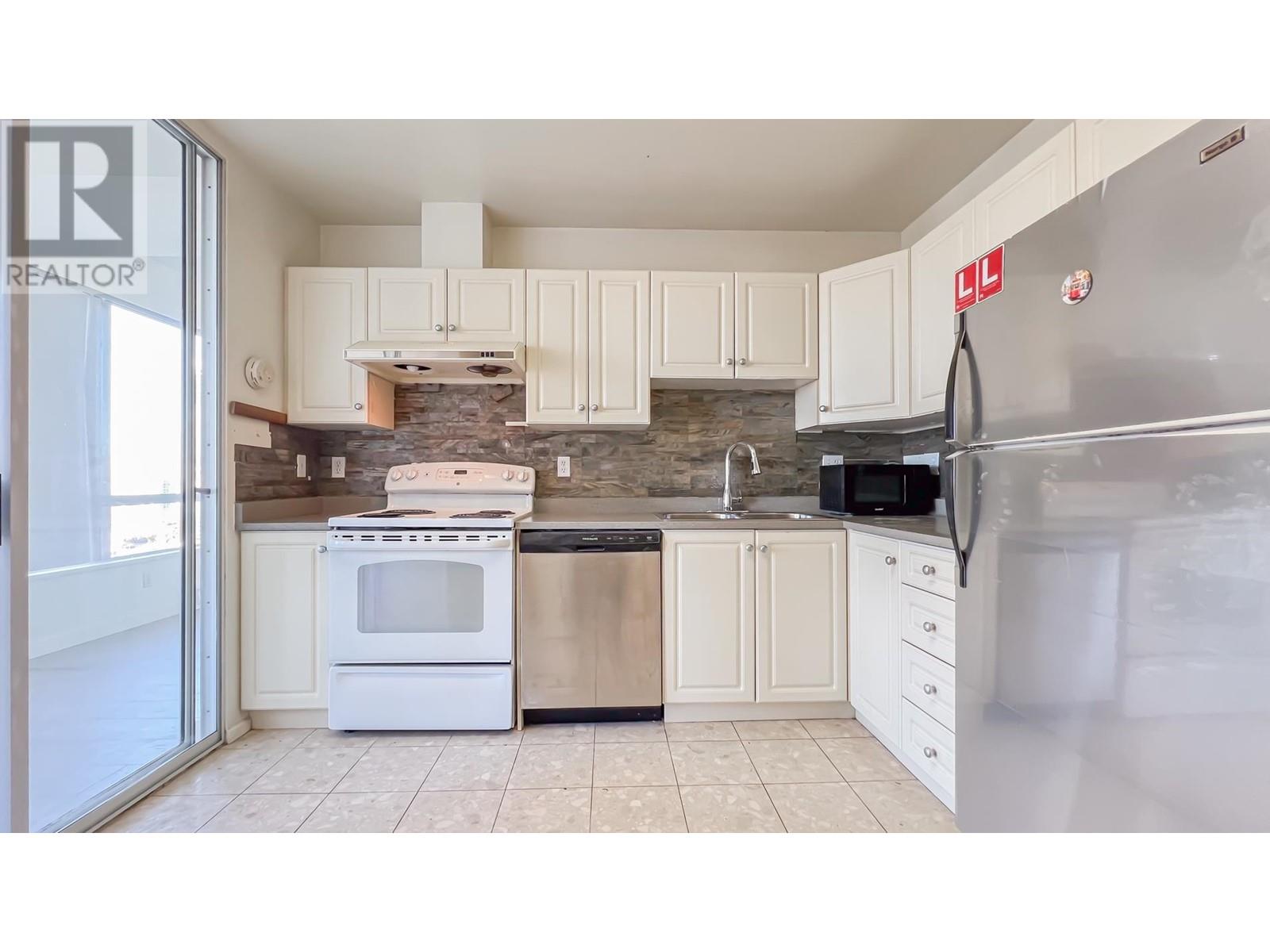 Listing Picture 12 of 36 : 1903 6220 MCKAY AVENUE, Burnaby / 本拿比 - 魯藝地產 Yvonne Lu Group - MLS Medallion Club Member