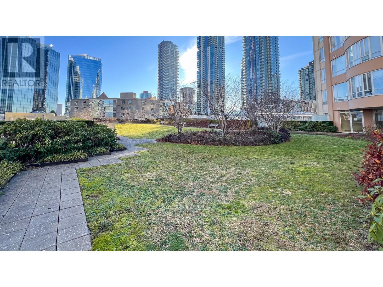 Listing Picture 25 of 36 : 1903 6220 MCKAY AVENUE, Burnaby / 本拿比 - 魯藝地產 Yvonne Lu Group - MLS Medallion Club Member