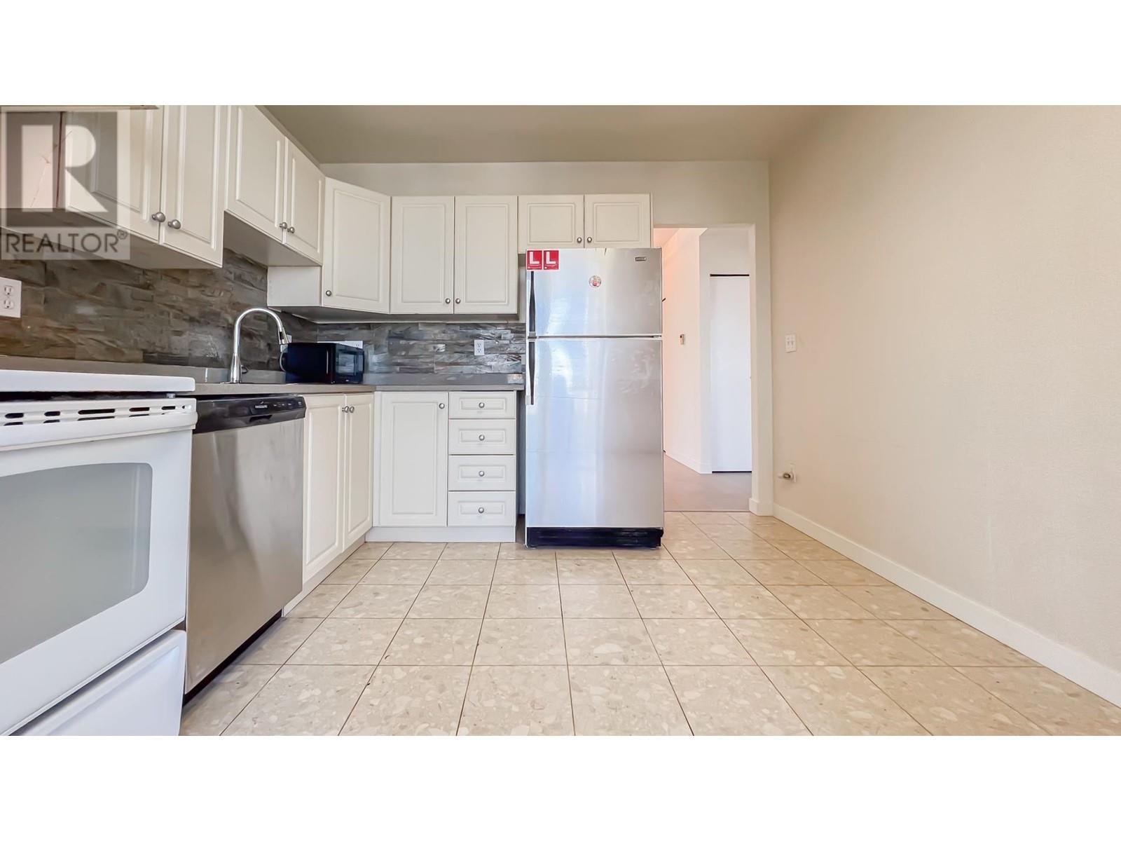 Listing Picture 13 of 36 : 1903 6220 MCKAY AVENUE, Burnaby / 本拿比 - 魯藝地產 Yvonne Lu Group - MLS Medallion Club Member