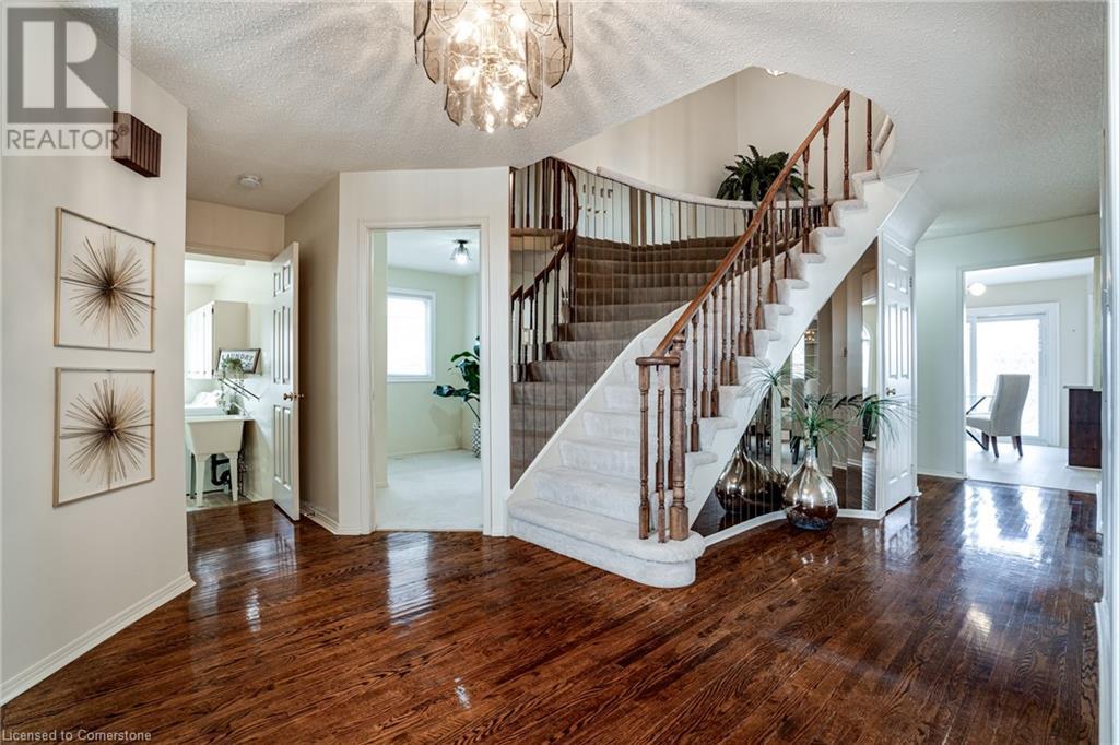 2198 Charnwood Drive, Burlington, Ontario  L7M 2X1 - Photo 3 - 40692675