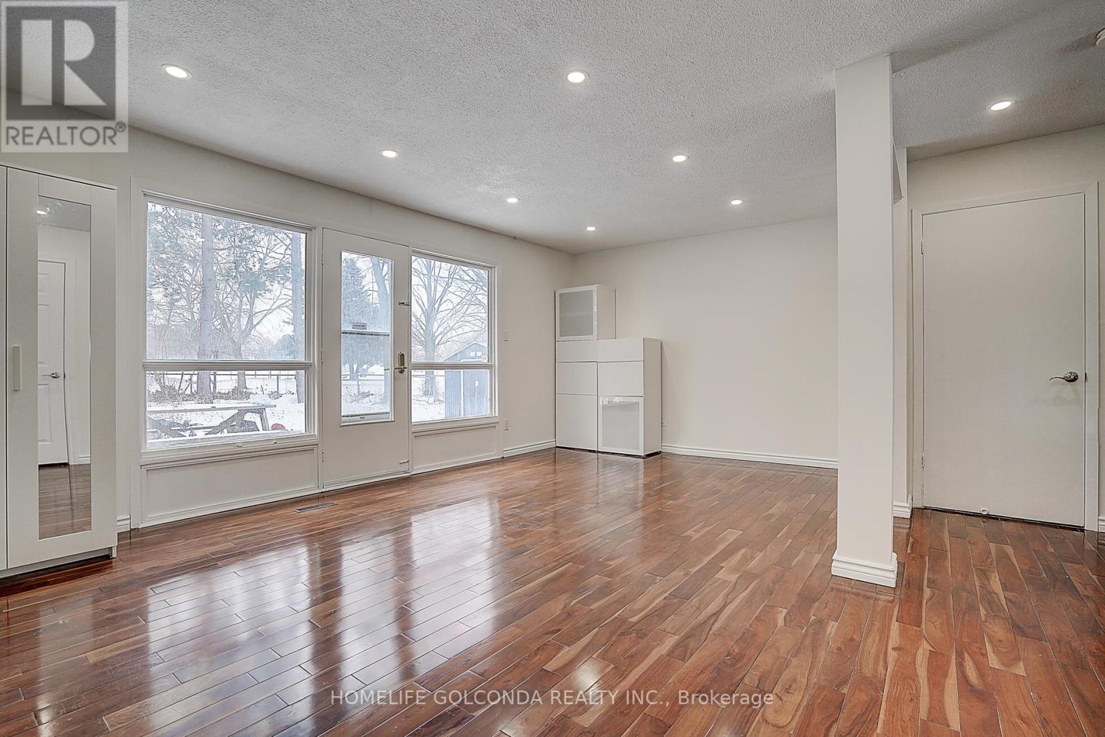 Property at 38 APPLEGATE CRESCENT image 5