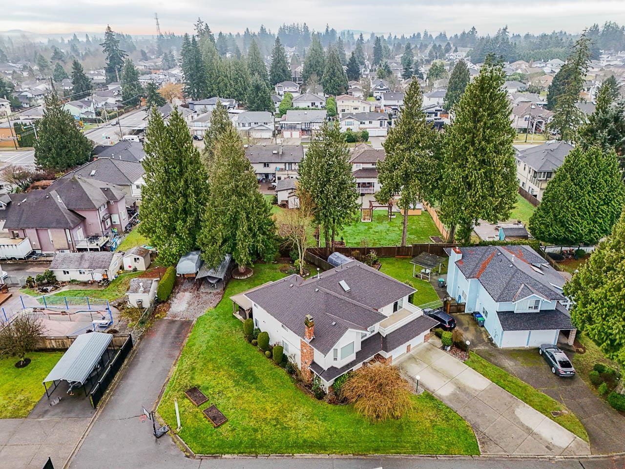 Property at 15556 92A AVENUE image 3